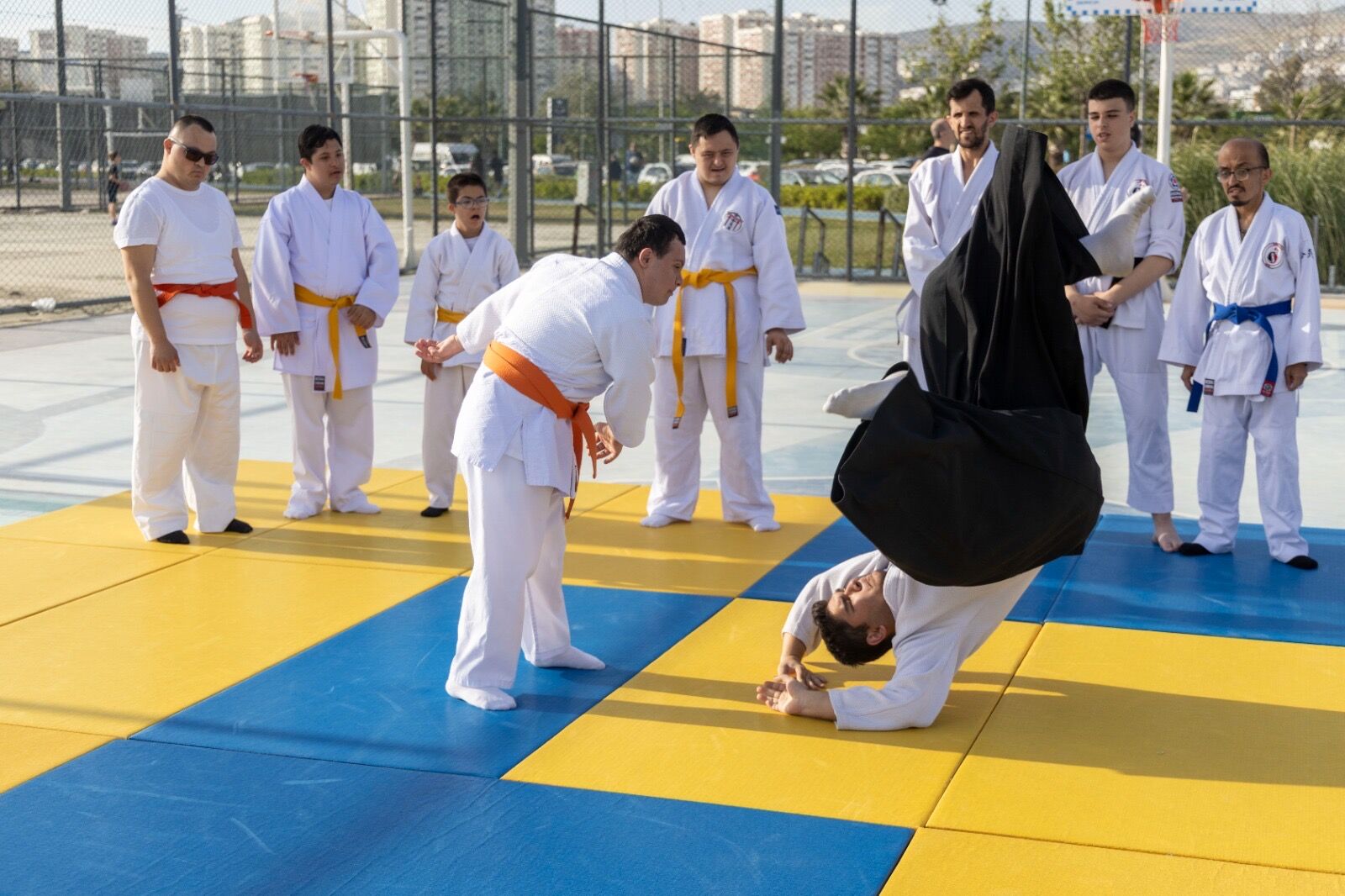 Karşıyaka Engelsiz Yaşam Için Tek Yürek (4)
