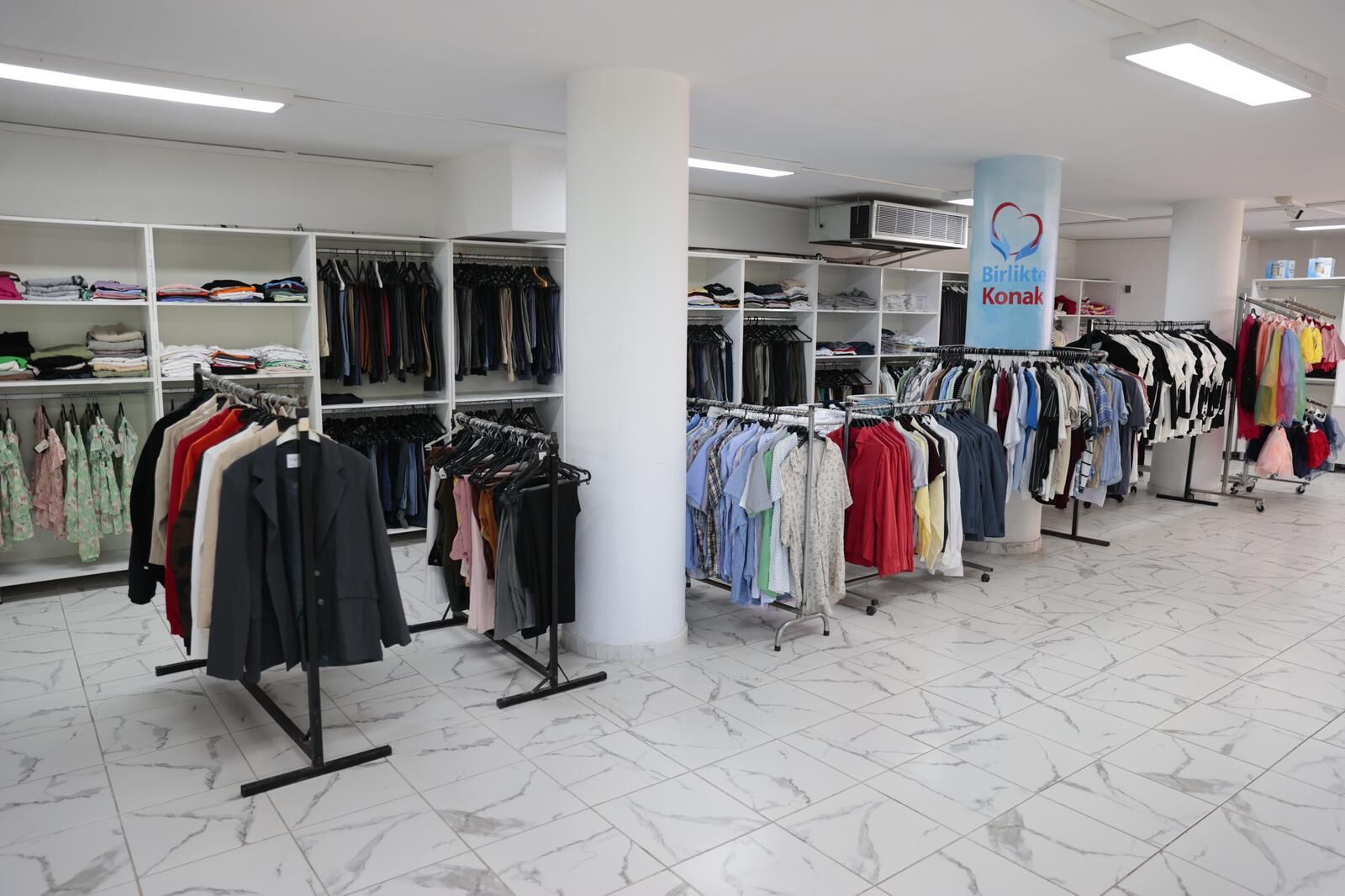 Konak Giysi Market’te Bayram Neşesi Yaşandı (4)