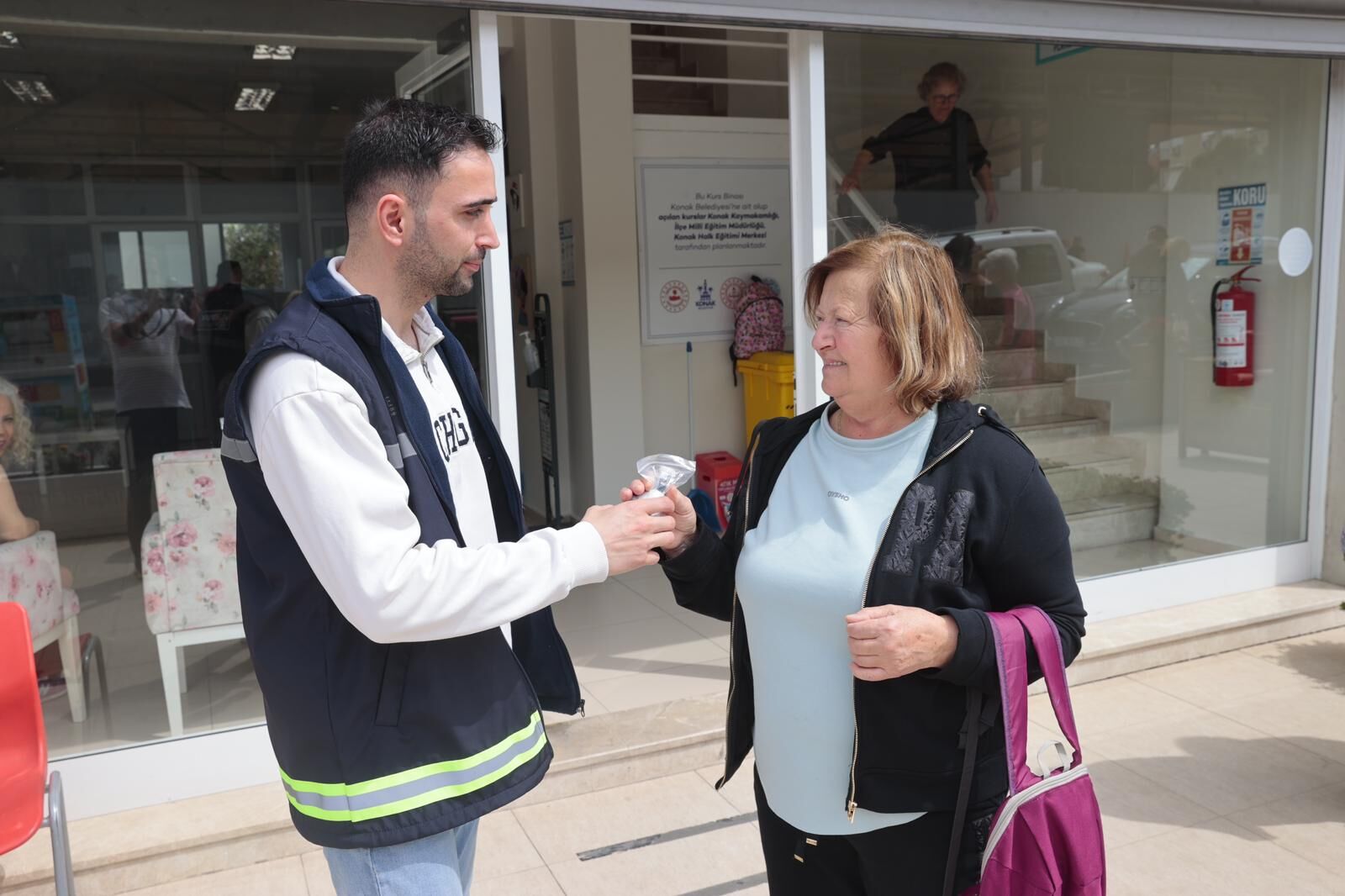 Konak’tan Su Tasarrufu Hamlesi Ücretsiz Perlatör Dağıtımı Başladı (9)