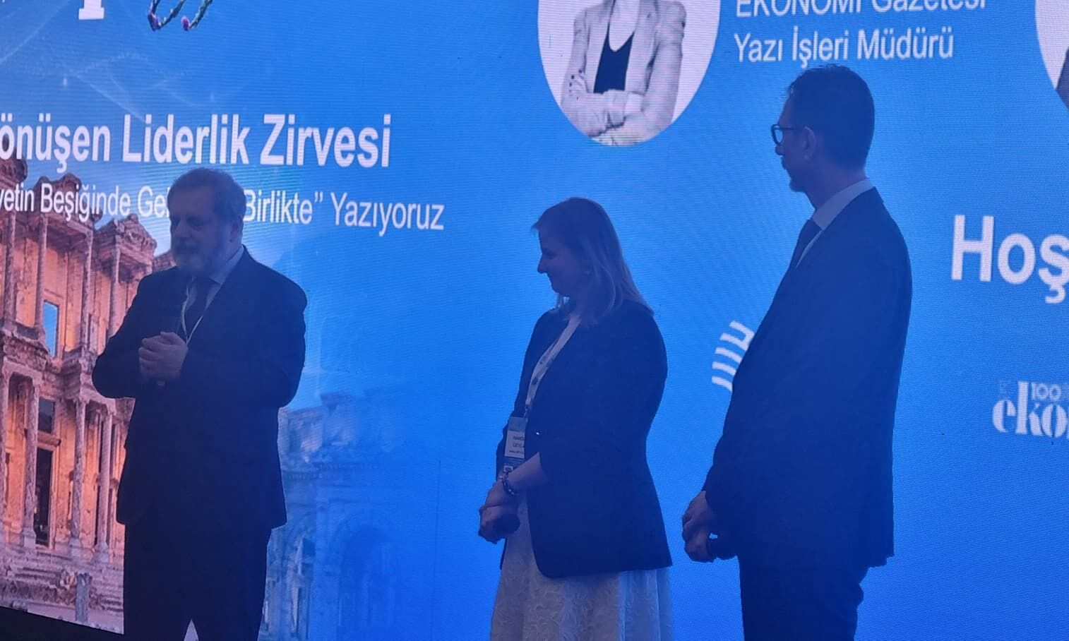 Kuşadası’nda “Dönüşen Liderlik Zirvesi” Başladı (1)