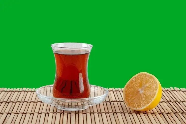 Limonlu Çay Içenler Dikkat! Çaya Limon Sıkmak Sanıldığı Kadar Masum Mu (1)