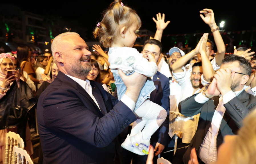 Menemen’de Hıdırellez Kapsamında Kibariye Ve Hüsnü Şenlendirici Konser Verecek. Etkinlik Cumhuriyet Meydanı’nda 5 Mayıs’ta Saat 20.00’De Başlayacak Belirtildi (1)-1