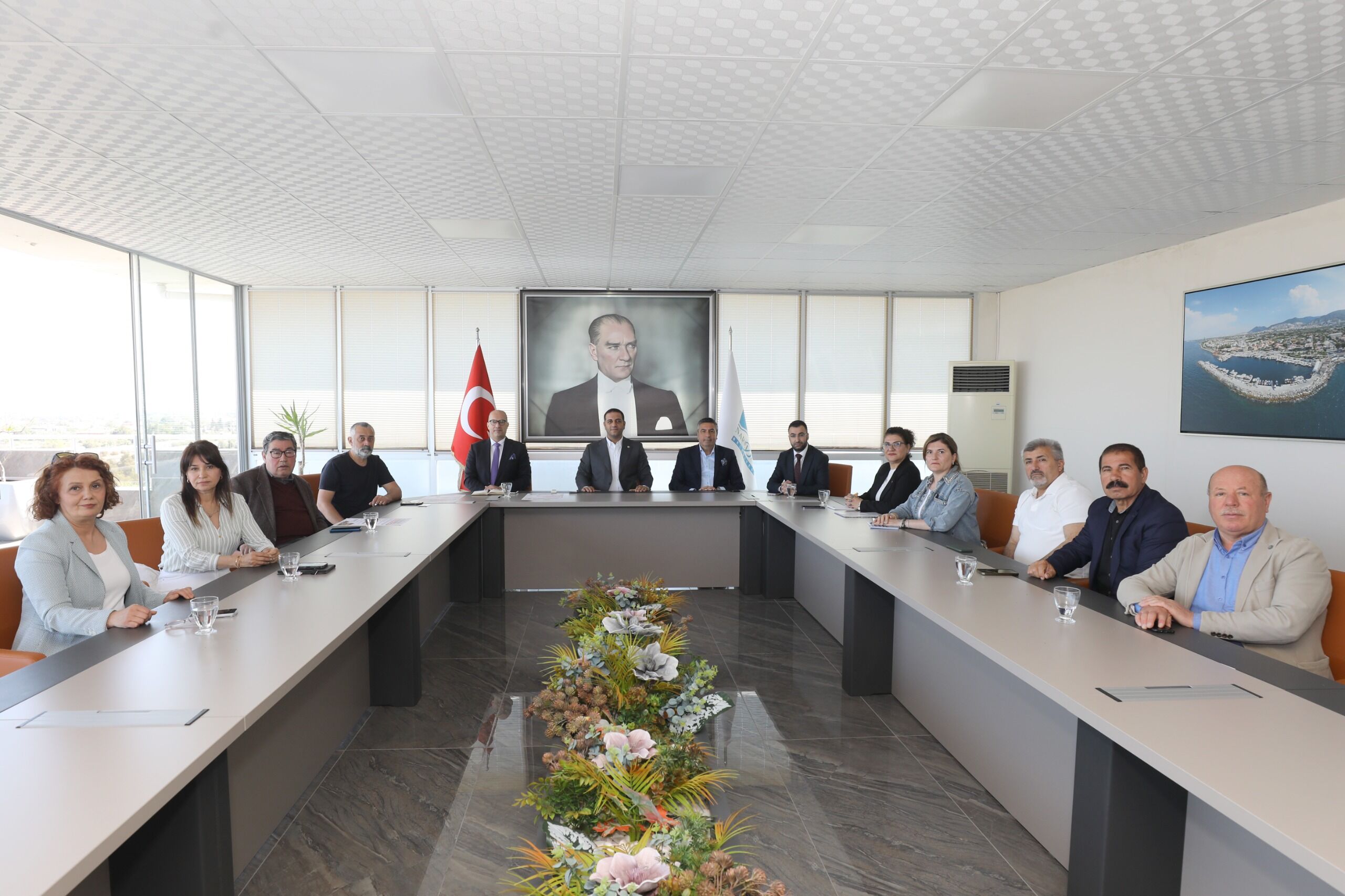 Narlıdere Belediye Başkanı Erman Uzun, Mahalle Muhtarlarıyla Ortak Akıl Toplantısında Bir Araya Geldi. Talepler Değerlendirildi, Iş Birliği Vurgulandı (5)