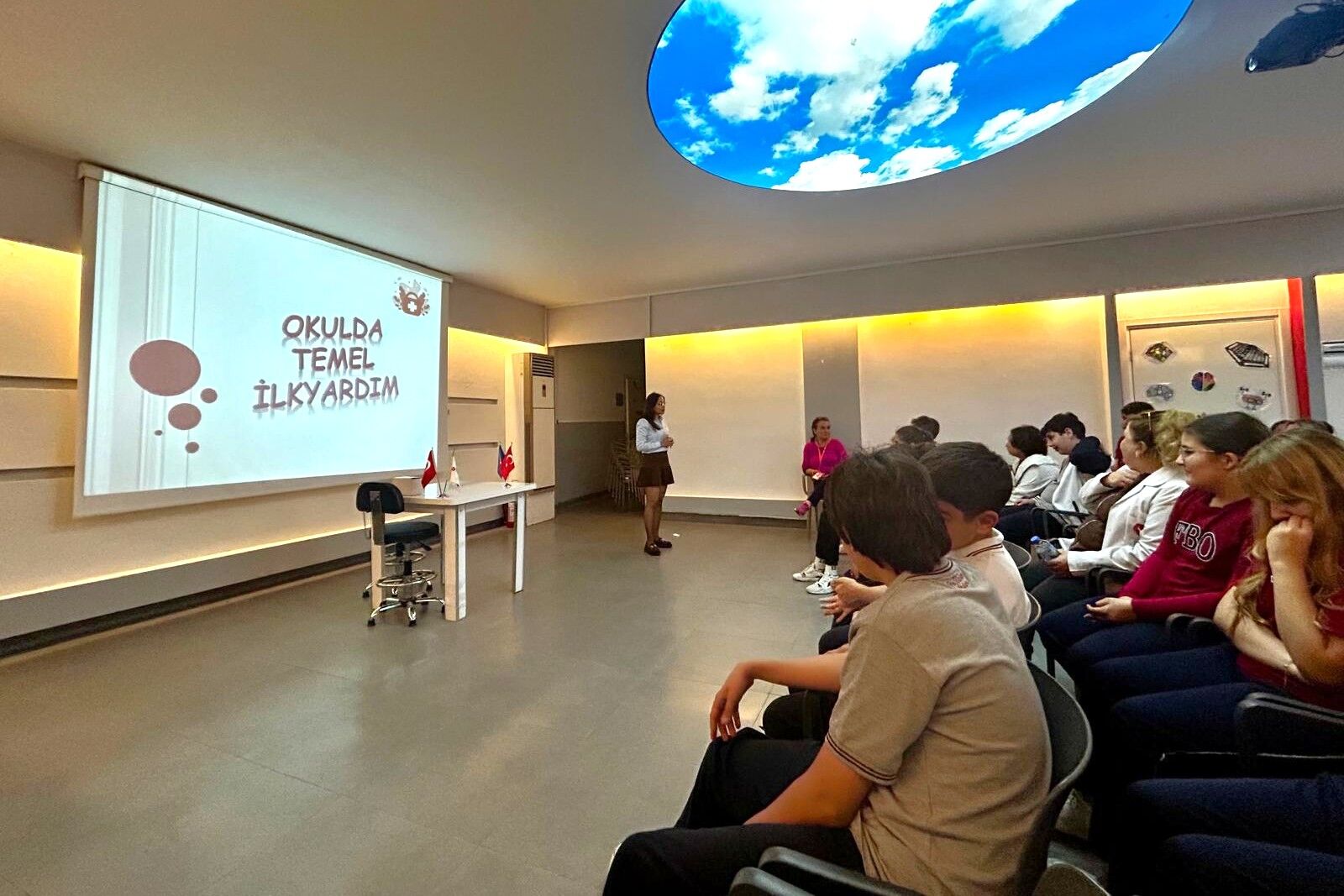 Ömer Eşki Yönetimindeki Bornova Belediyesi, Ilkokul Ve Ortaokul Öğrencilerine Yönelik Sağlık Eğitimlerine Devam Ediyor. (1)