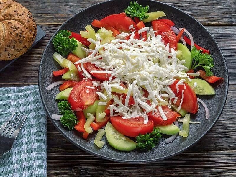 Şopska Salatasi