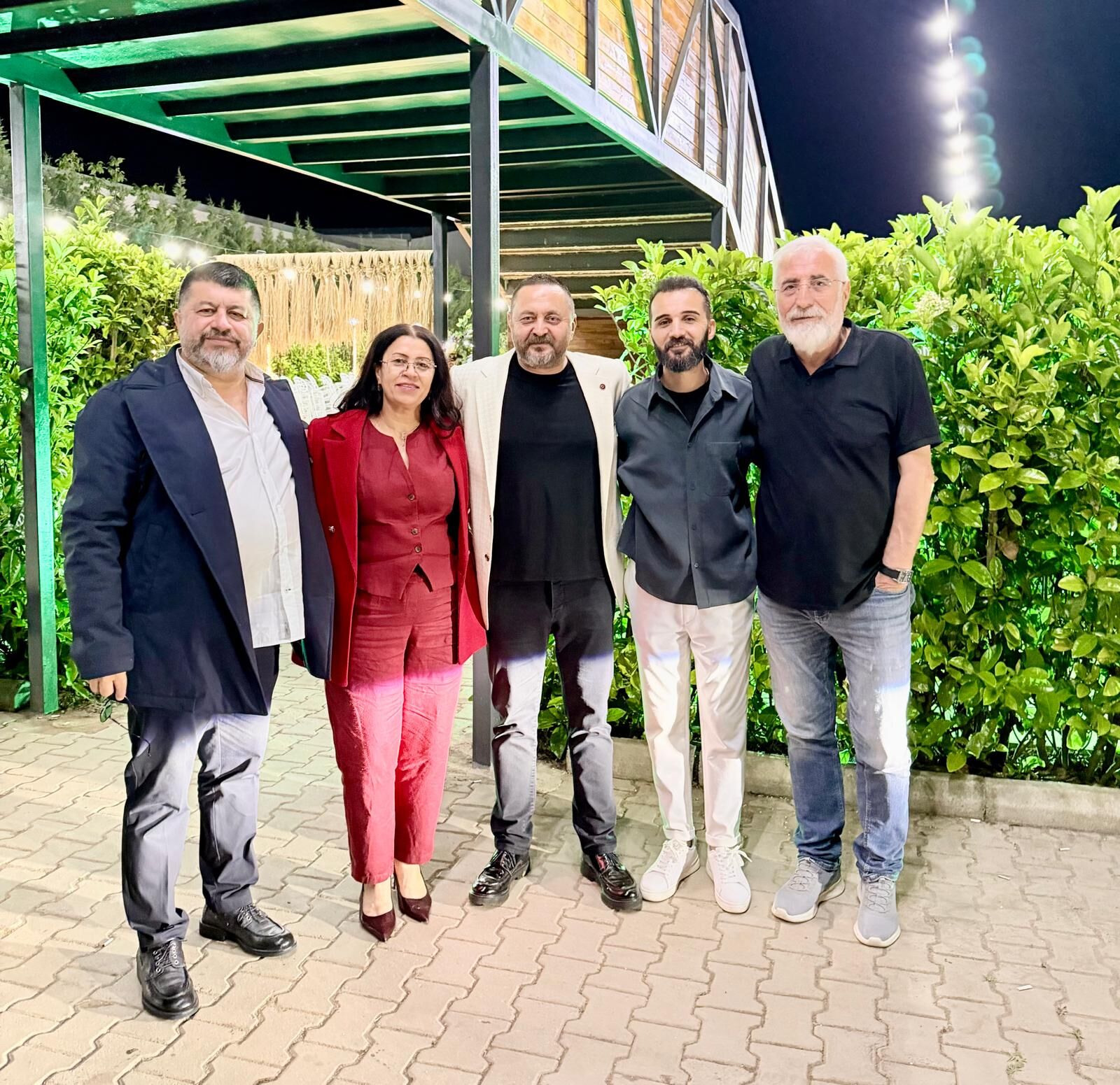 AK Parti Karşıyaka Belediye Meclis Üyesi ve Grup Başkanvekili Hasan Ünal, Alevi Kültür Dernekleri Menderes Şubesi tarafından düzenlenen dayanışma yemeğine katıldı.