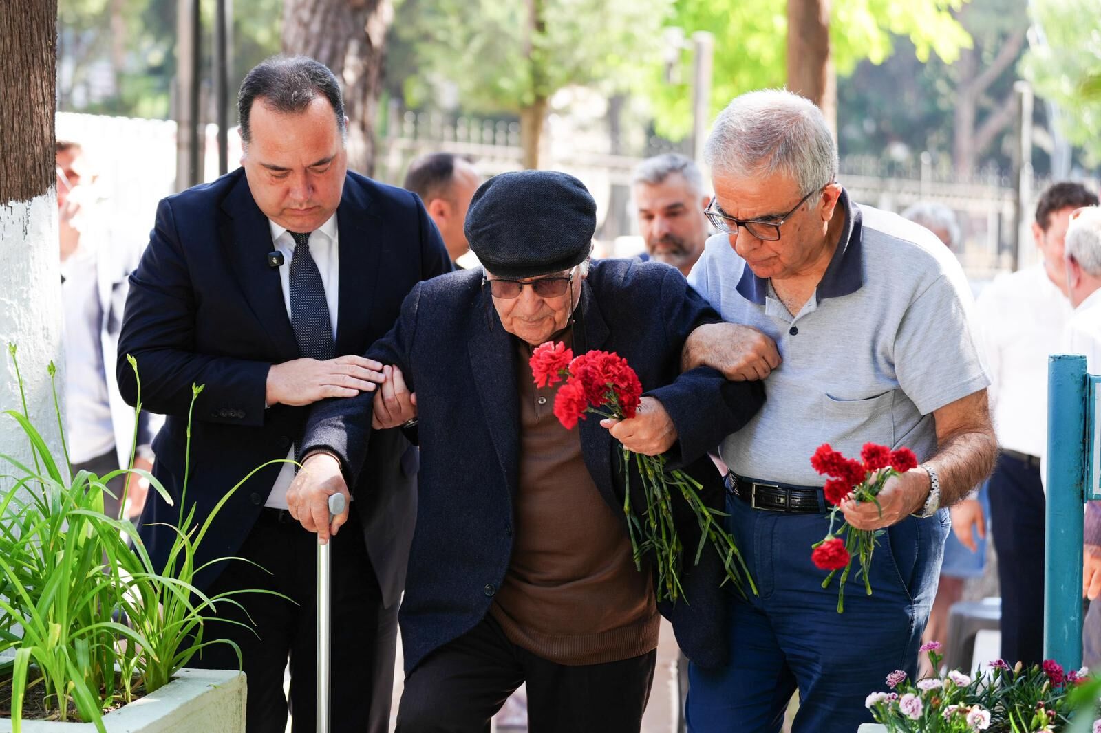 Yeşilin Atası Manisa Tarzanı Mezarı Başında Anıldı (5)