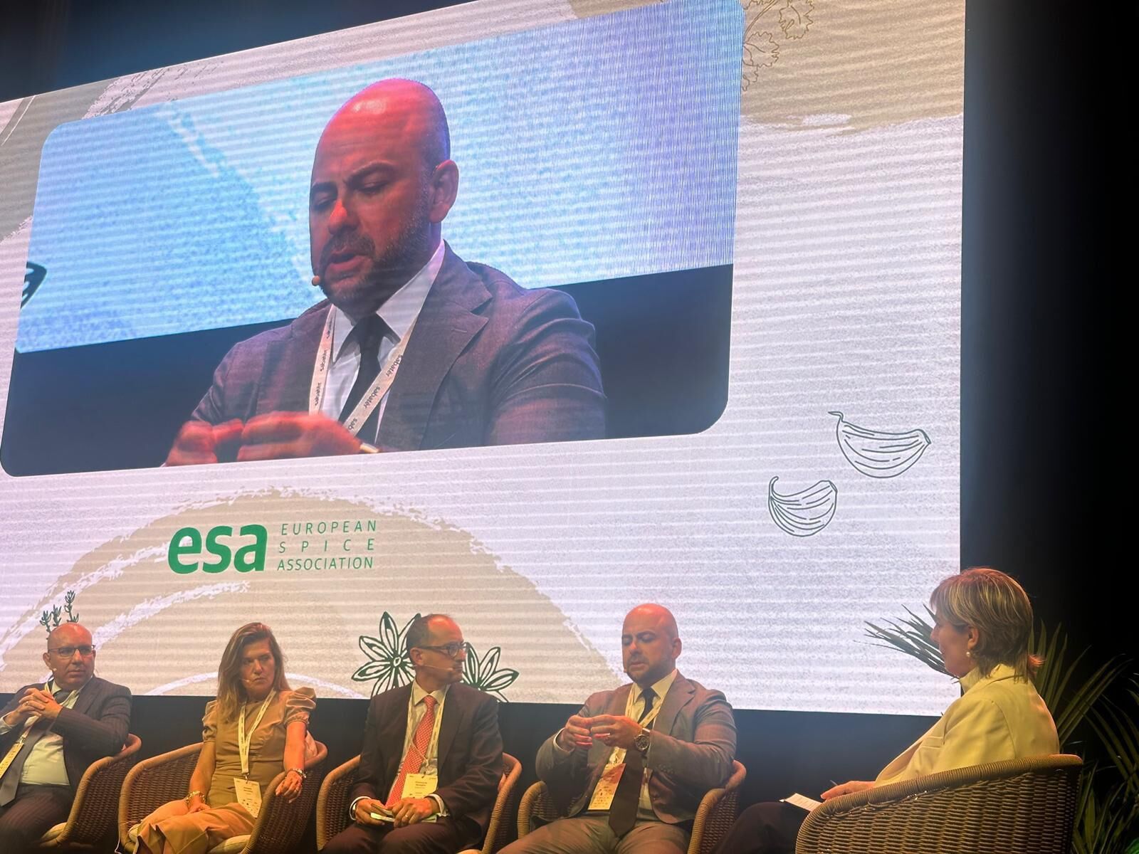 Belçika’nın Gent kentinde düzenlenen ESA 2026 Genel Kurulu’nda Türk baharat ve tıbbi aromatik bitkiler sektörü temsil edilirken, Ege’den önemli mesajlar verildi.