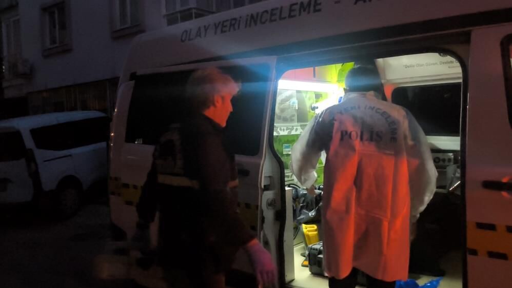 7 Aylık Hamile Hemşire Evinde Ölü Bulundu! (4)