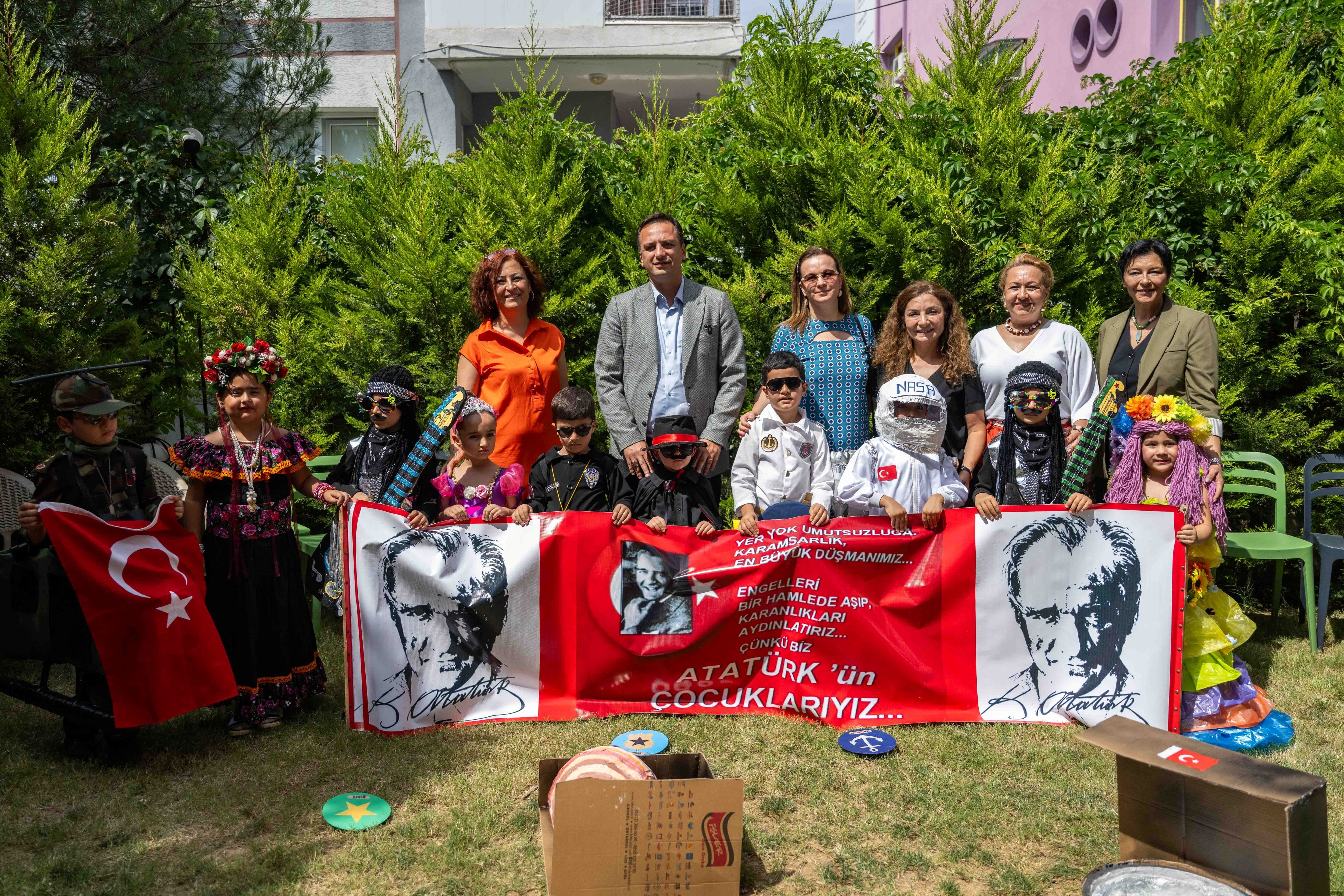 Bornova’da Babalar Günü, anlamlı bir ziyaret ve nesiller arası buluşmaya sahne oldu.