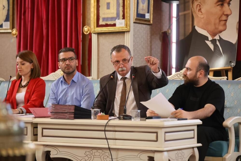 Mecliste tansiyon yükseldi!’ Özgür  Özel yalnız değildir!’