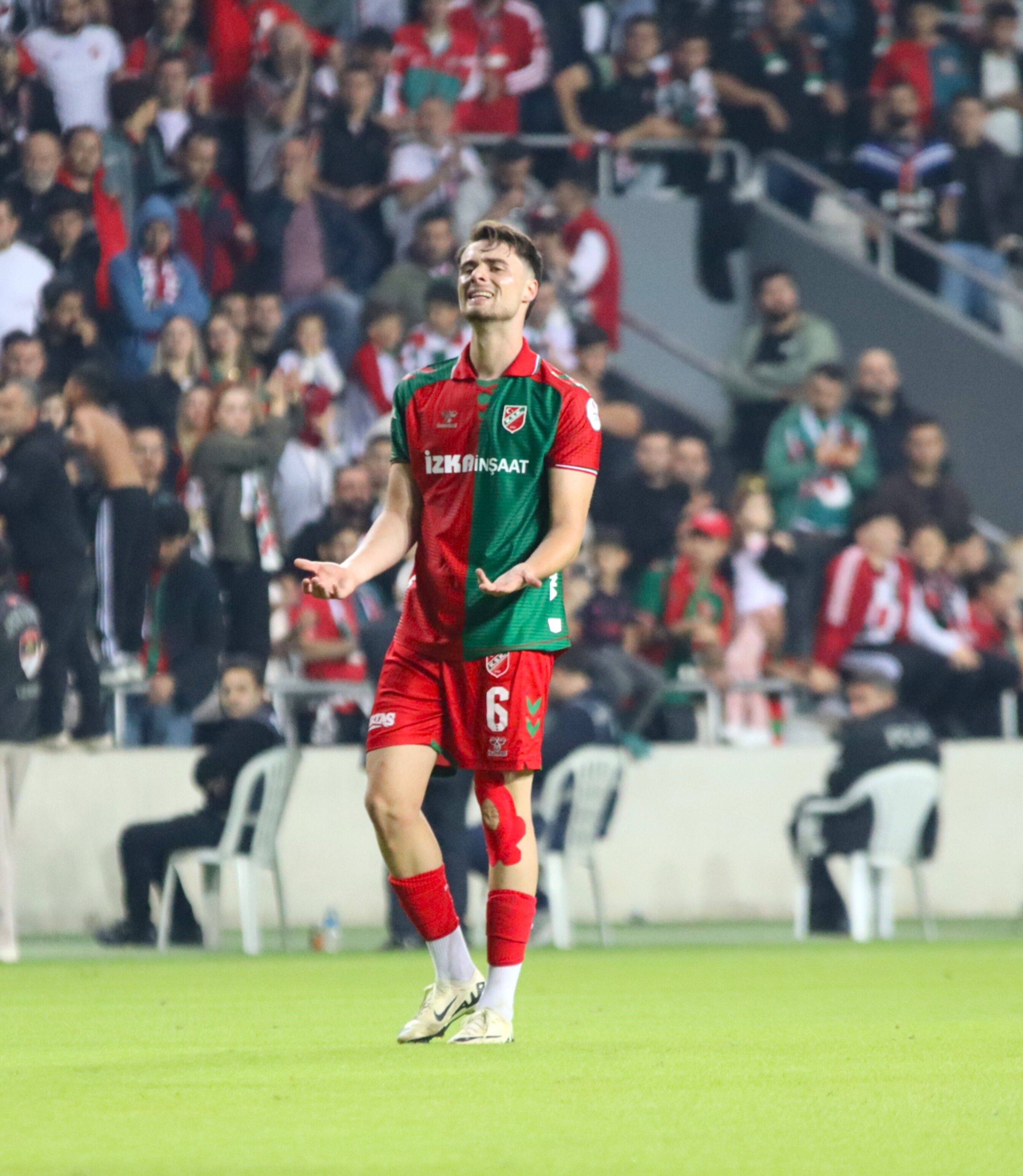 Karşıyaka, sözleşmesi sona eren 25 yaşındaki orta saha oyuncusu Alpay Eroğlu ile yaptığı görüşmeden olumlu sonuç aldı.