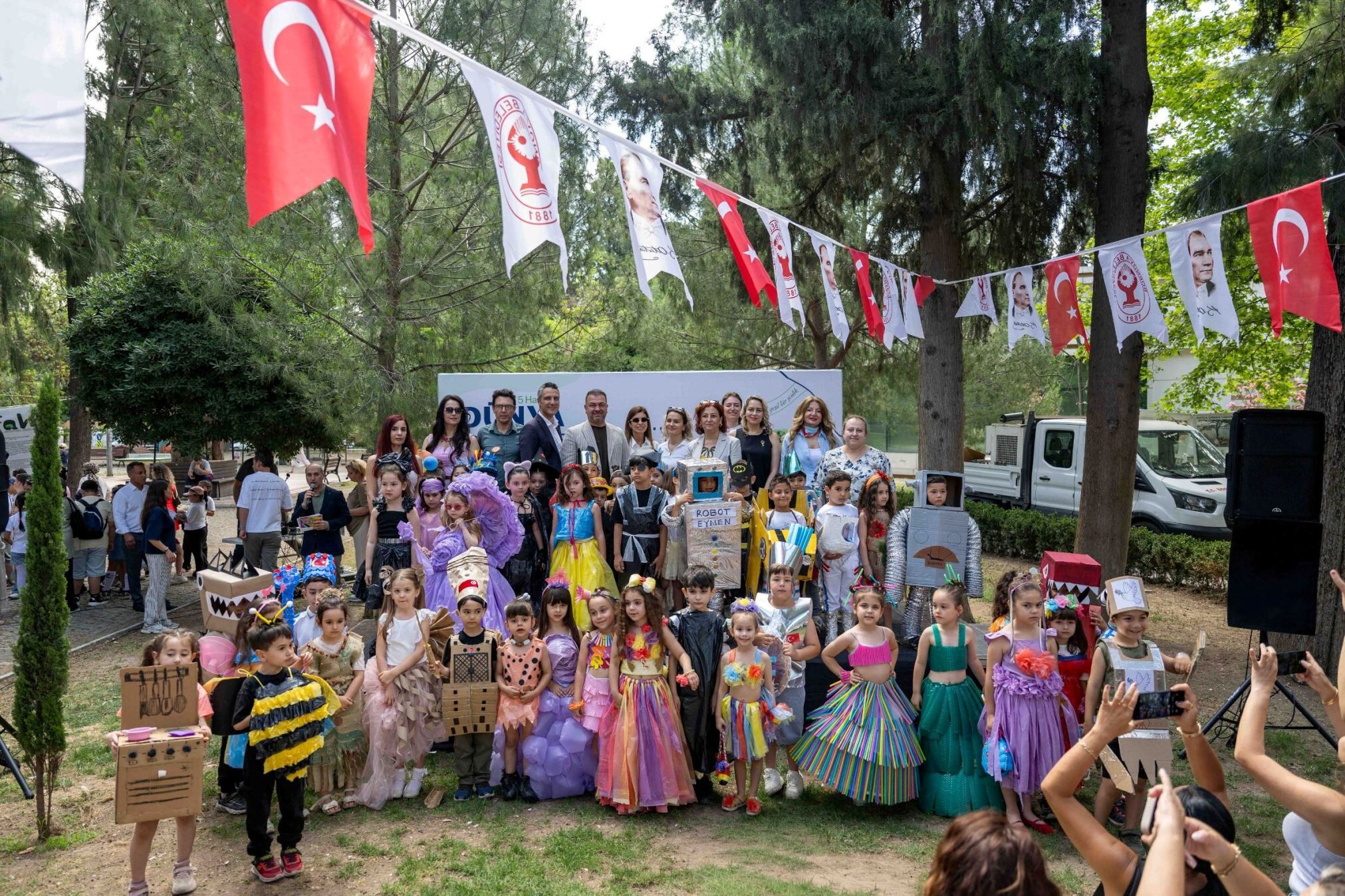 Atıklar Podyuma Çıktı, Bornova Çevre Için Yürüdü! (5)