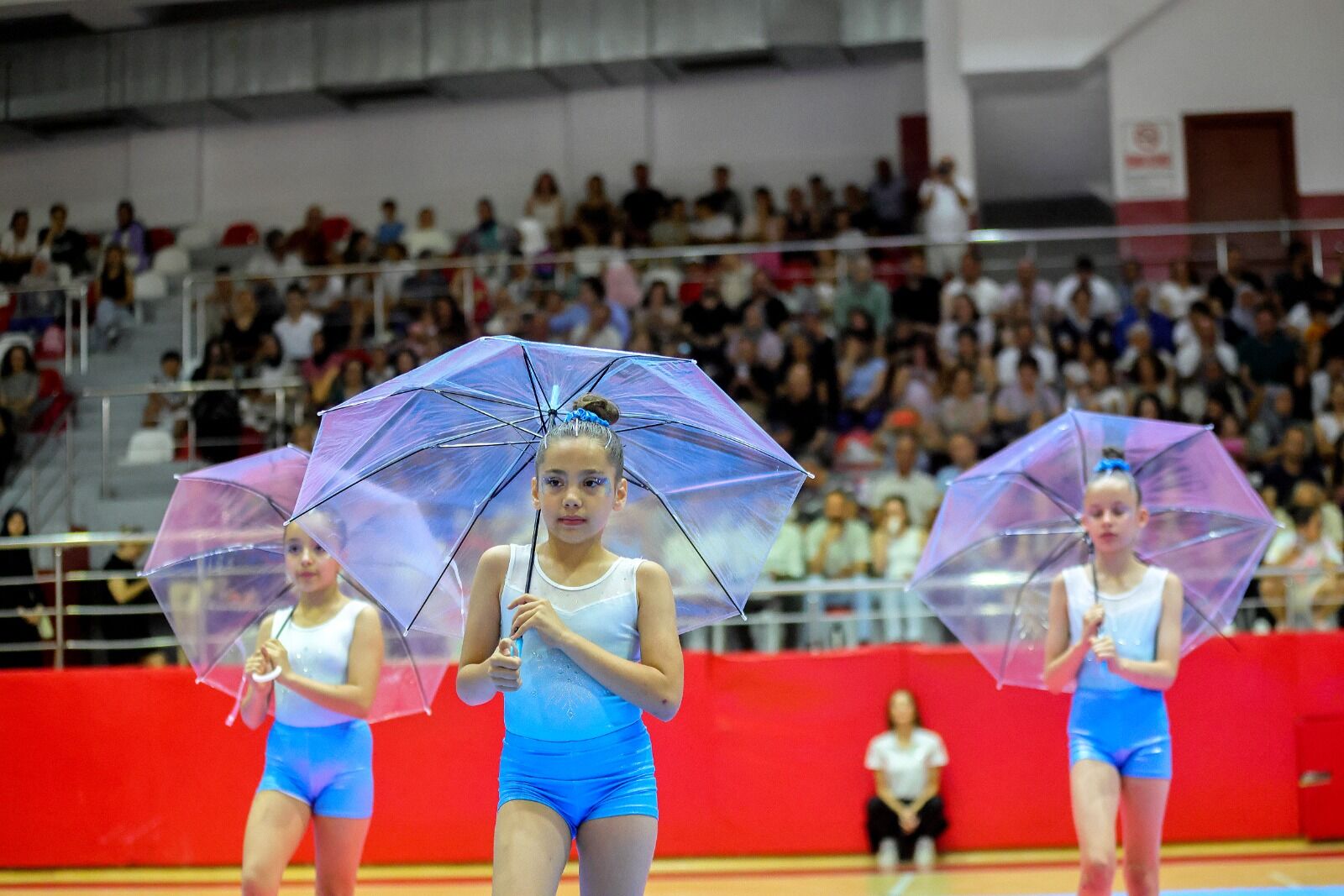 Bayraklili Kursi̇yerlerden Yil Sonu Gösteri̇si̇ (6)