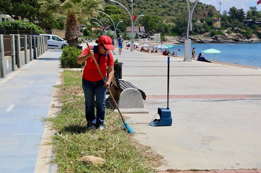 Menderes Belediyesi bayram temizliği için kolları sıvadı-9