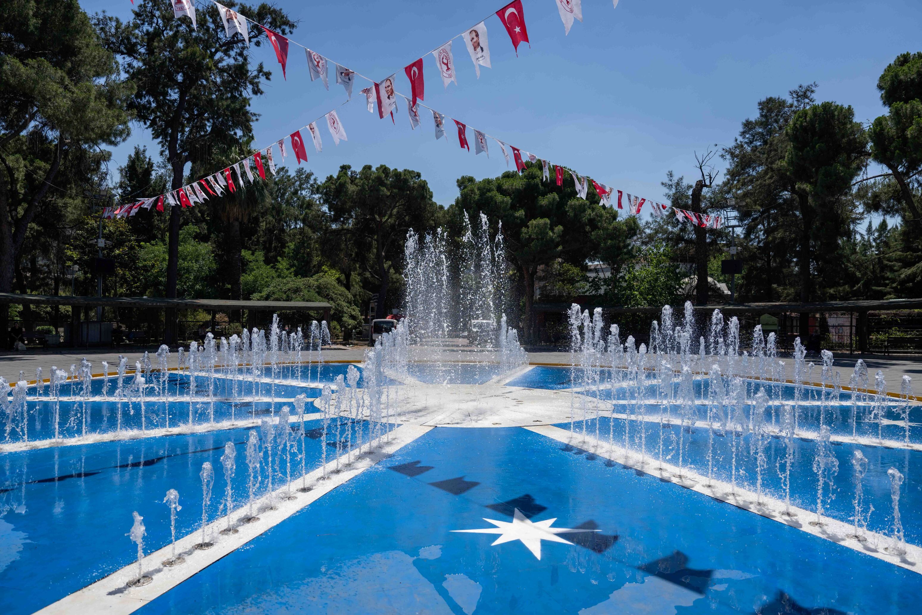 Bornova Belediyesi, Ilçenin Simge Noktalarından Büyükpark'ta Bulunan Kuru Havuzu Kapsamlı Bir Çalışmayla Yeniledi (4)