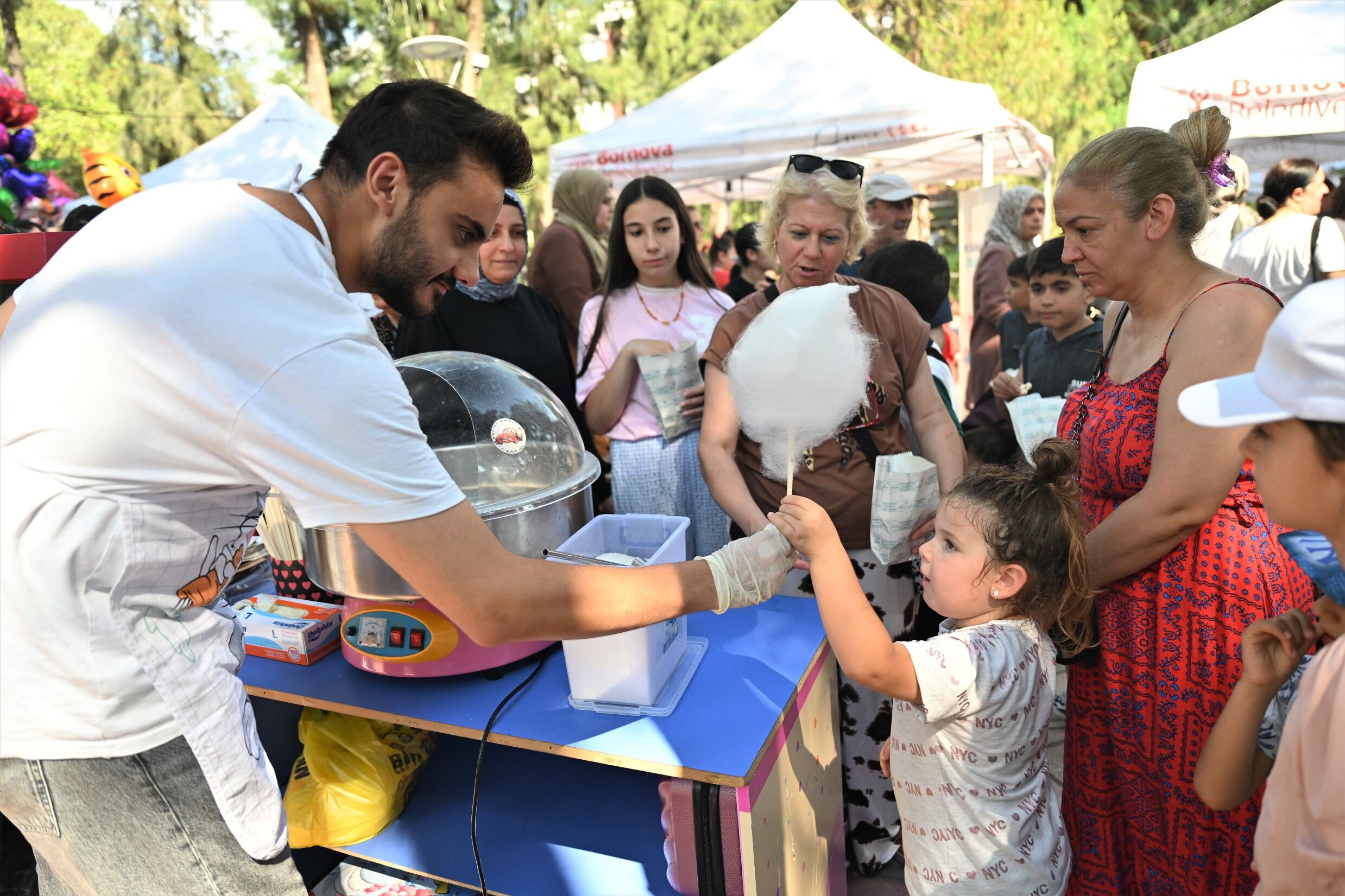 Bornova Belediyesi Tarafından Düzenlenen “Hoş Geldin Yaz 2. Çocuk Şenliği”, Büyükpark’ta Binlerce Çocuk Ve Ailesinin Katılımıyla Yoğun Ilgi Gördü. (3)