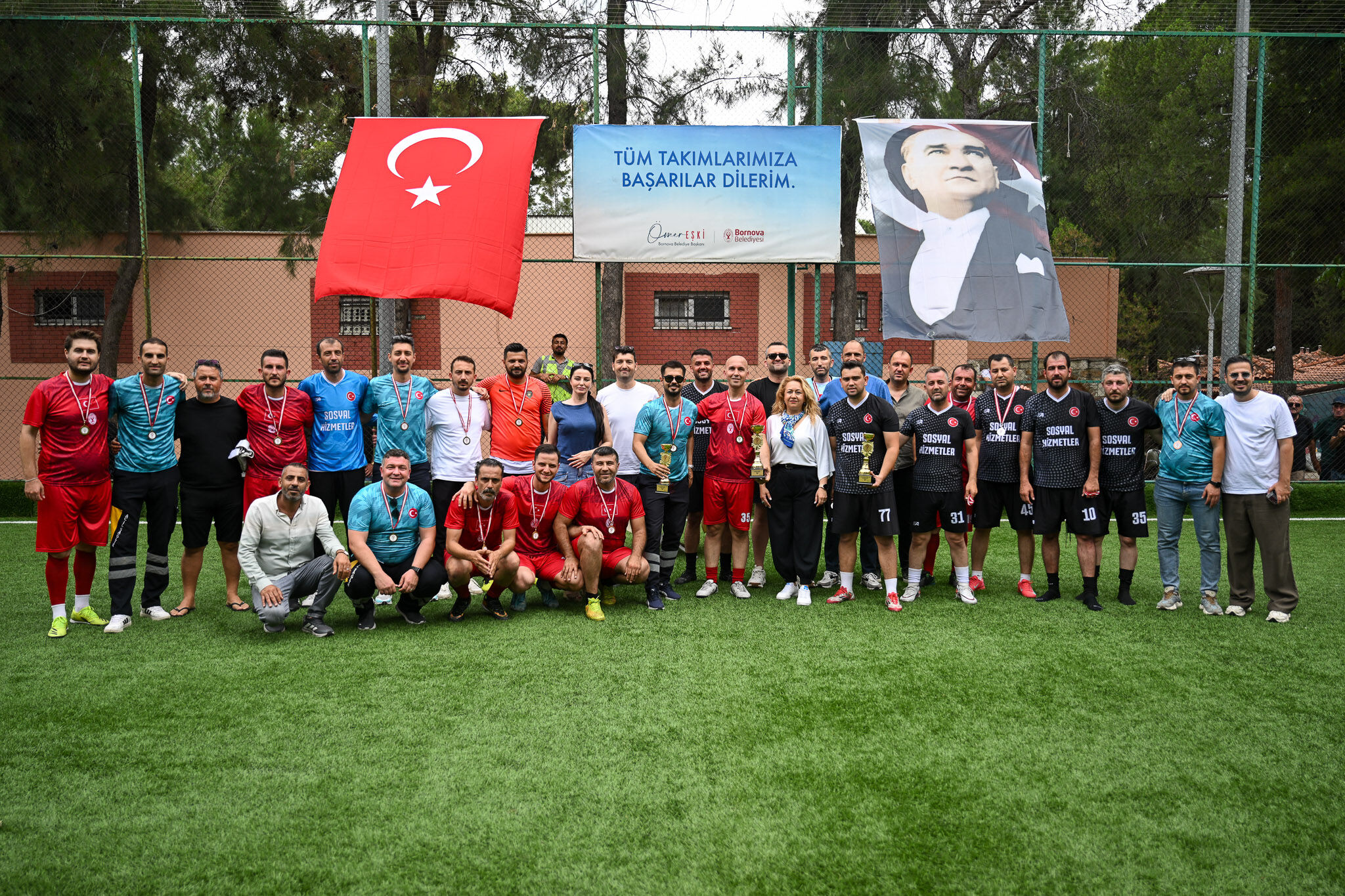 Bornova’da Düzenlenen Birimler Arası Halı Saha Futbol Turnuvası, Kurum Içi Dayanışmayı Güçlendiren Ve Dostluk Vurgusuyla Öne Çıkan Final Karşılaşmasıyla Sona Erdi. (5)