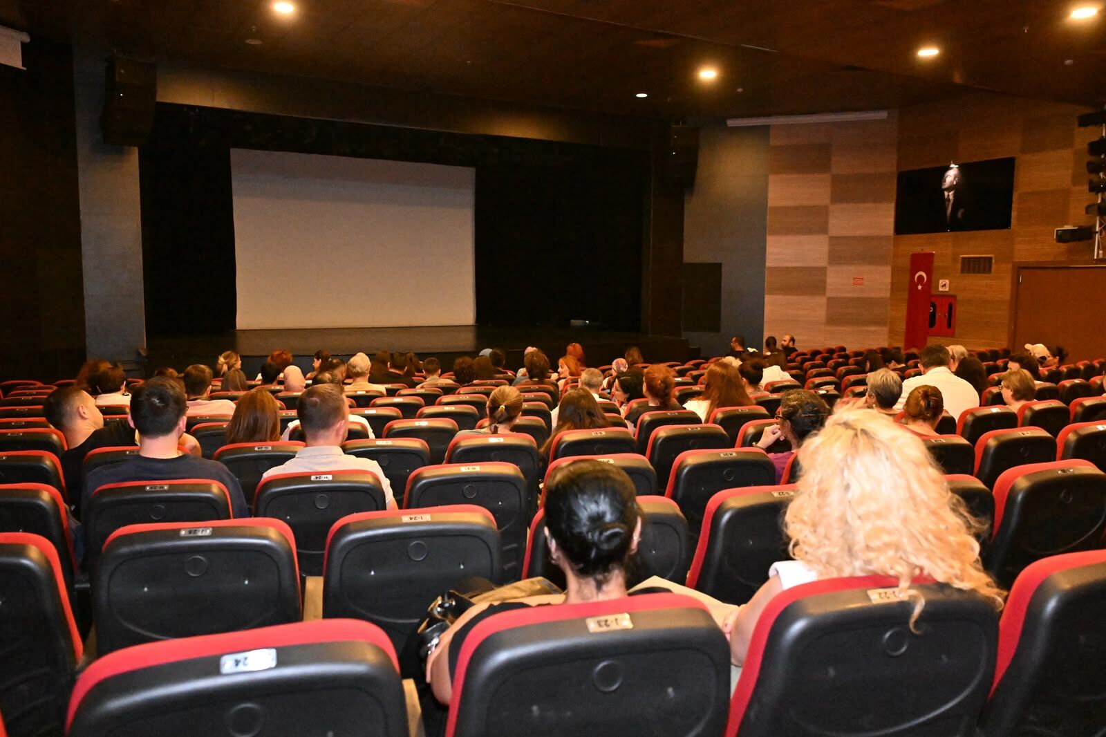 Cannes’ın Ödüllü Kısa Filmleri Manisalı Sinemaseverlerle Buluştu (4)