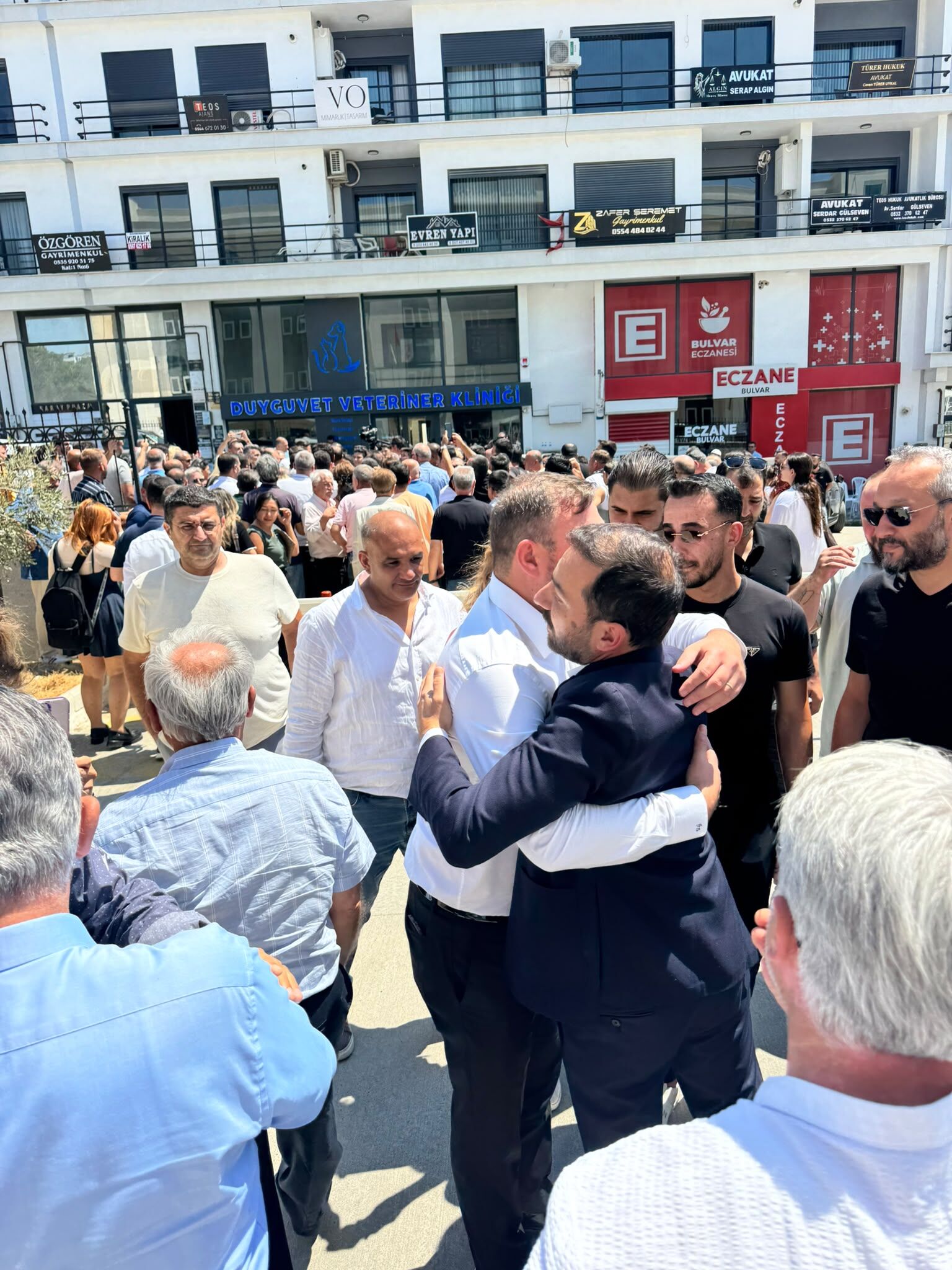Ev Hapsi Kararıyla Serbest Bırakılan Balçova Belediye Başkanı Onur Yiğit (1)