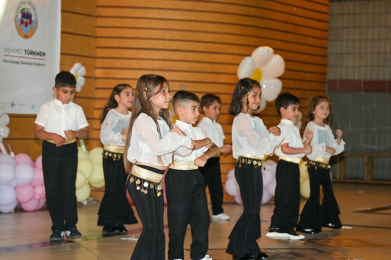 Gösteri̇ler (2)