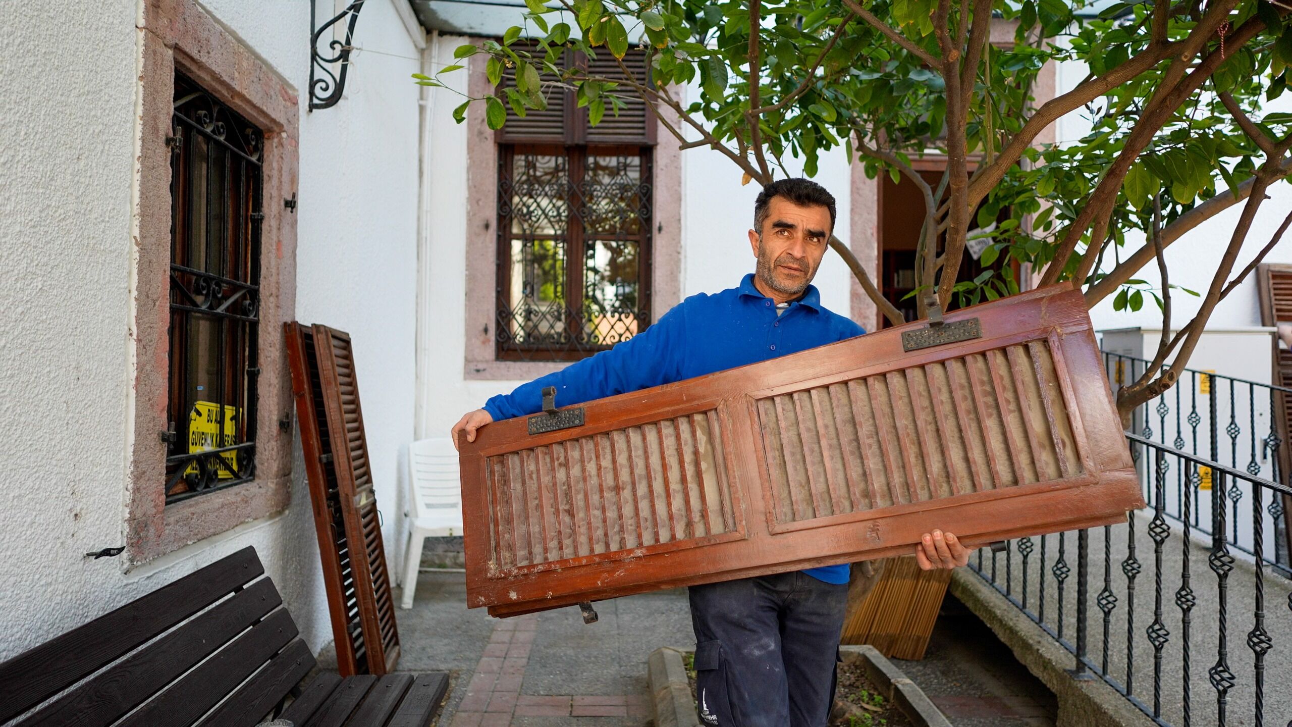 İzmir Büyükşehir Belediyesi, Konak’ta Bulunan Tarihi Kent Kütüphanesi’nde Yürüttüğü Bakım Ve Onarım Çalışmalarını Tamamladı. (3)
