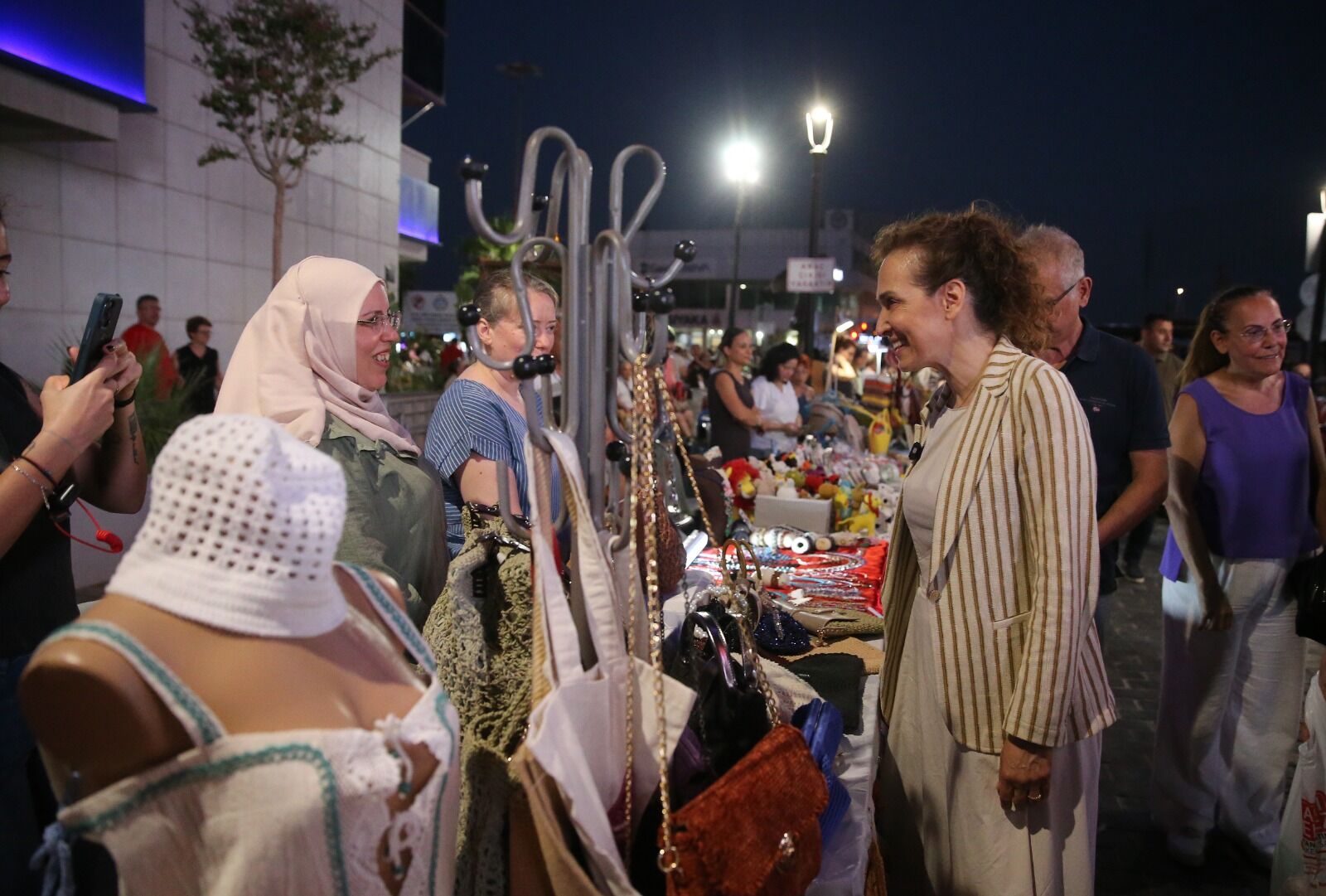 Karşıyaka’da Kadın Emeği Gece Pazarı Başlıyor (7)