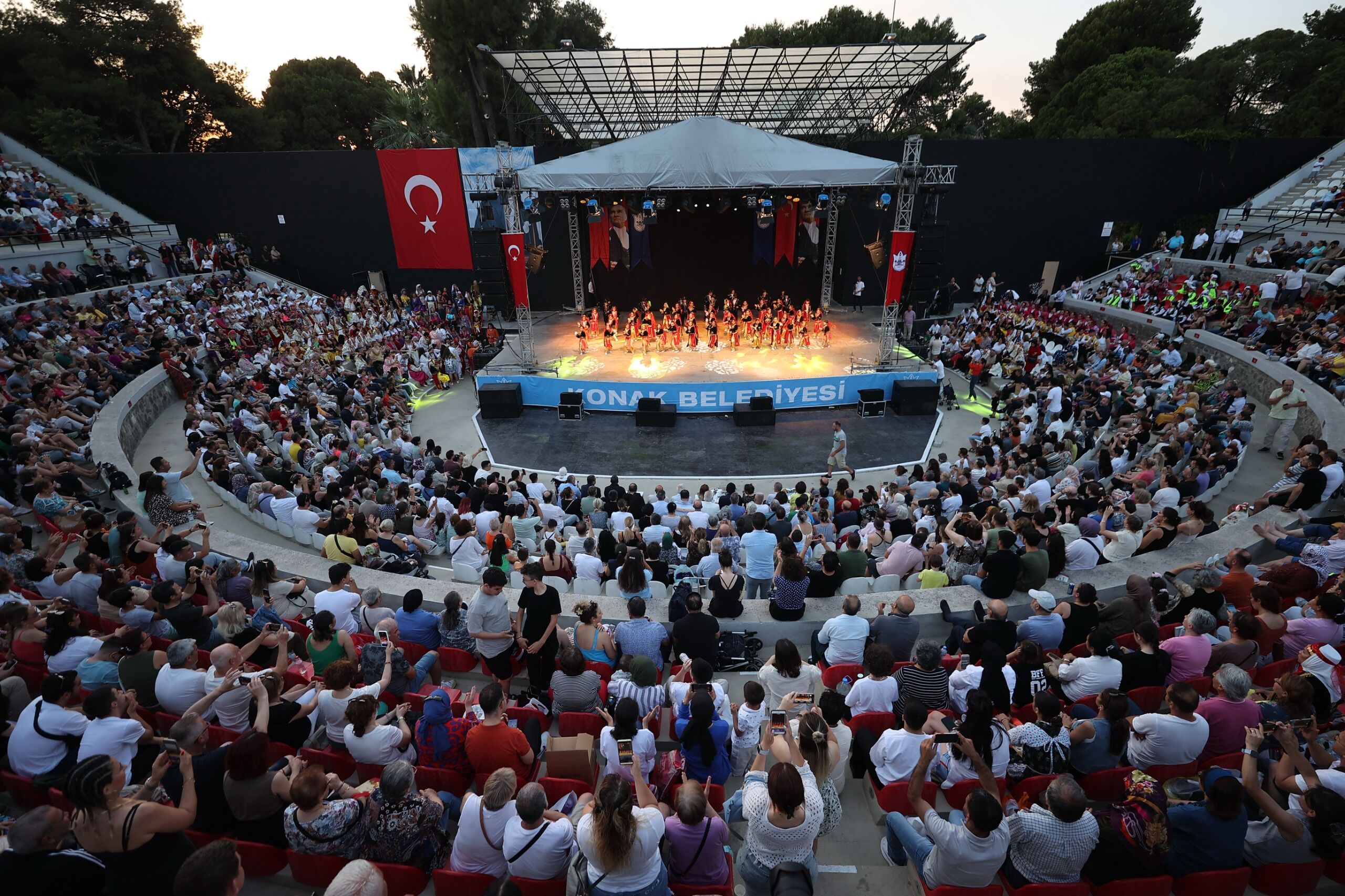 Konak’ın Halk Oyunları Şenliği’nde 20. Yıl Gururu Yaşanacak (3)