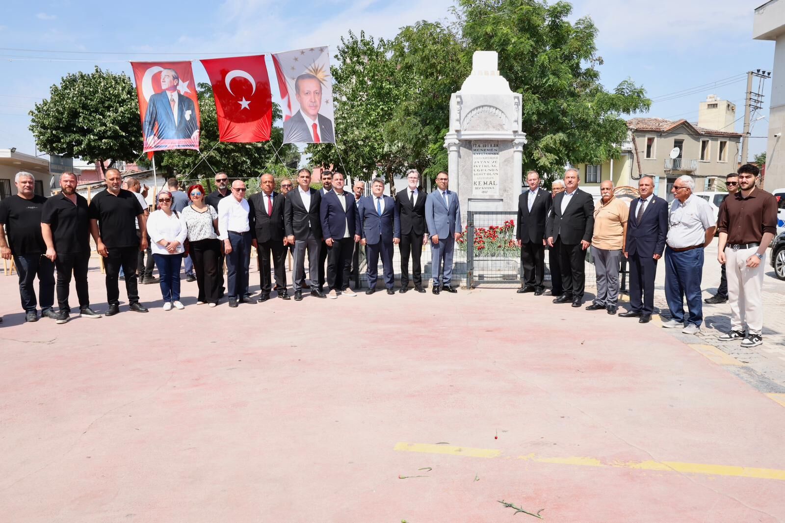 Menemenliler Şehit Kemal Bey’i 107. Yılında Andı (1)
