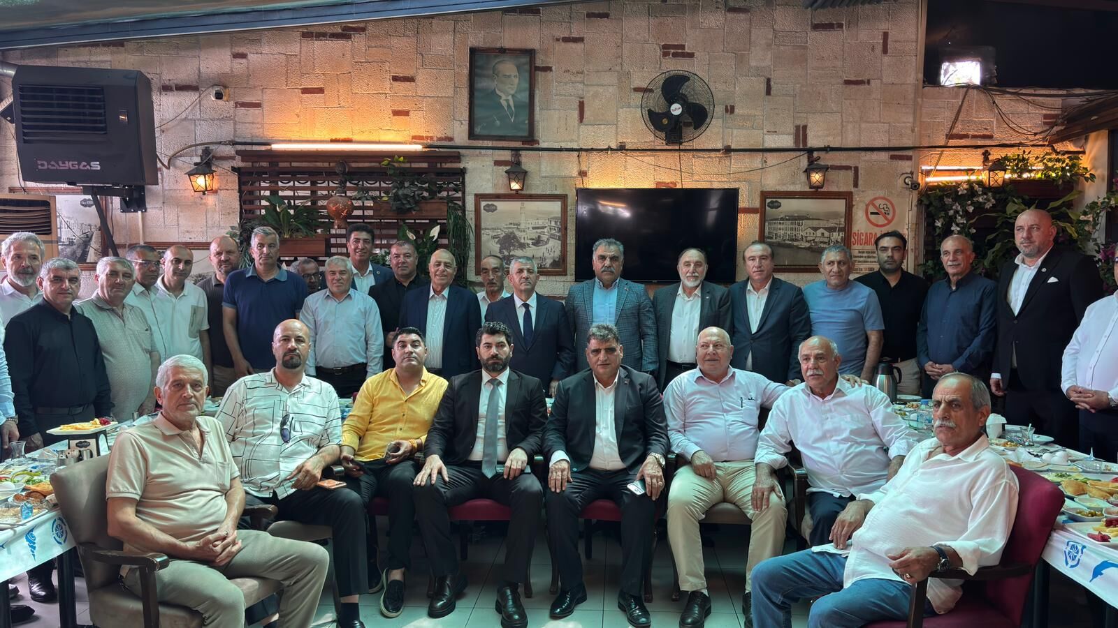 Milliyetçi Hareket Partisi (Mhp) İzmir İl Başkanlığı’nın Ev Sahipliğinde Düzenlenen Kahvaltı Programında, Farklı Federasyon, Konfederasyon, Vakıf Ve Derneklerin Temsilcileri Bir Araya Geldi (4)