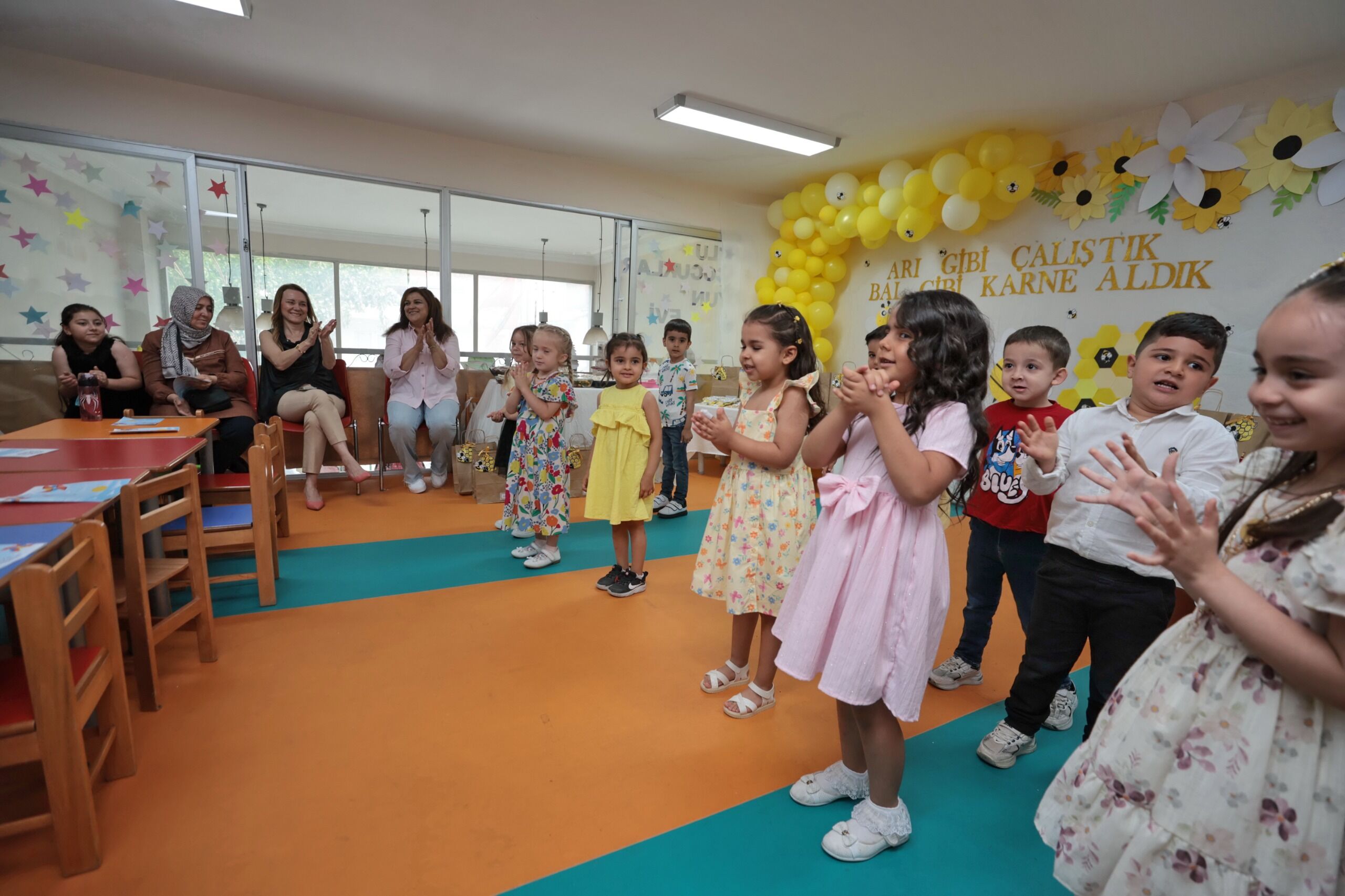 Mutlu Çocuklar’da Karne Heyecanı (2)