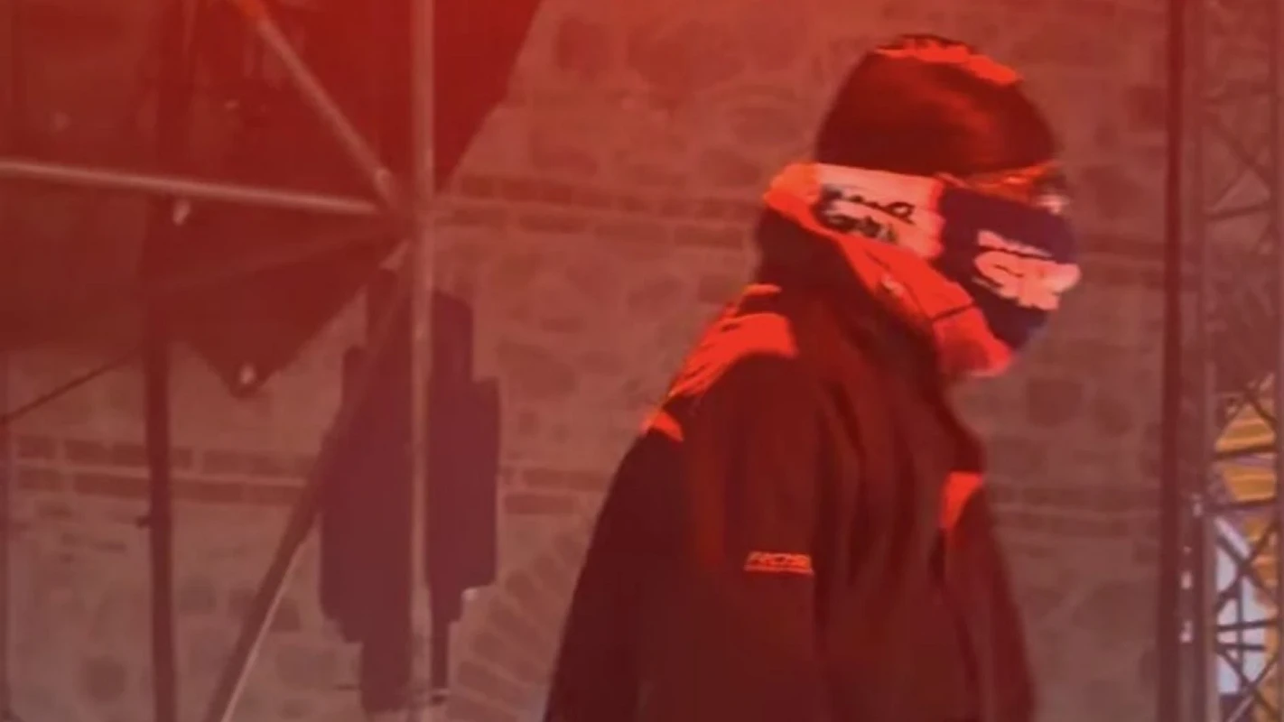 Travis Scott İstanbul Konseri Sonrası Sosyal Medyada Geniş Yankı Uyandırdı. Yüksek Bilet Fiyatları, Sahneye Geç Çıkış Iddiası Ve Kısa Performans Süresi Eleştirilerin Odağı Oldu. (1)