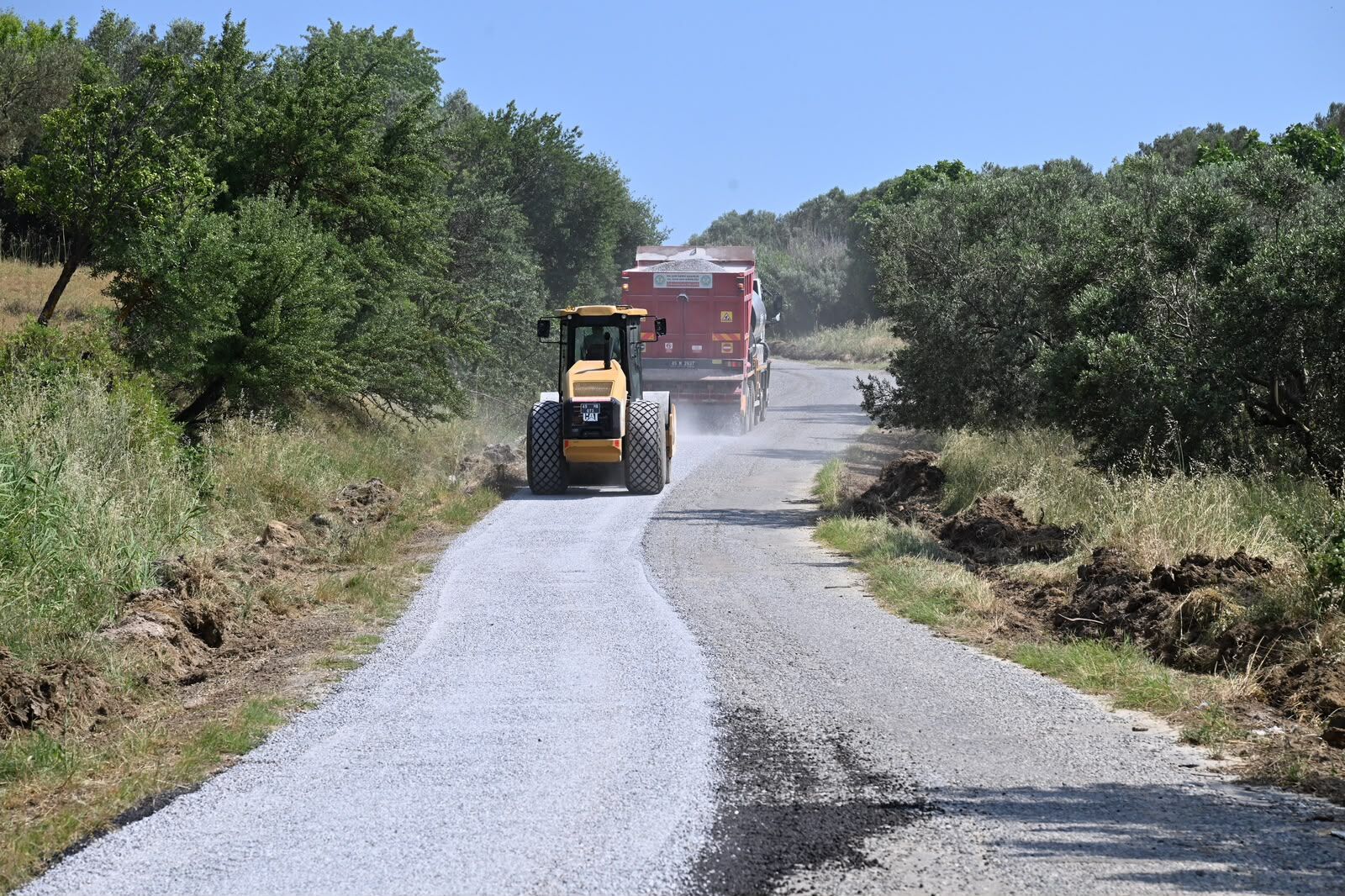 Tütenli Ve İlyaslar’ı Bağlayan Yolda Asfalt Çalışmaları Başladı (1)