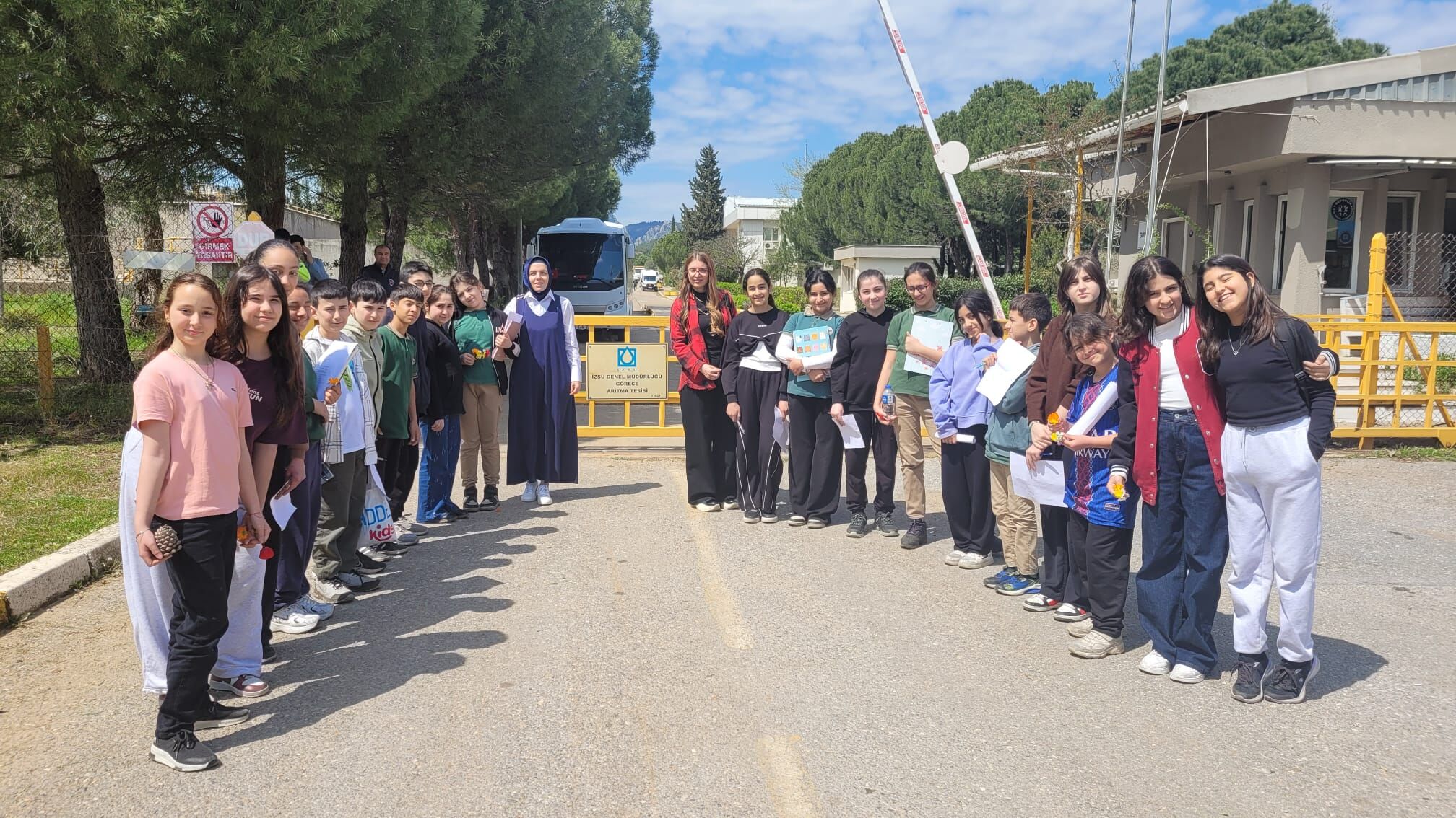 WhatsaeTwinning kapsamında yürütülen “Water Detectives” projesi, su tasarrufu ve dijital farkındalık odaklı etkinliklerin ardından sertifika töreniyle sona erdi. (2)