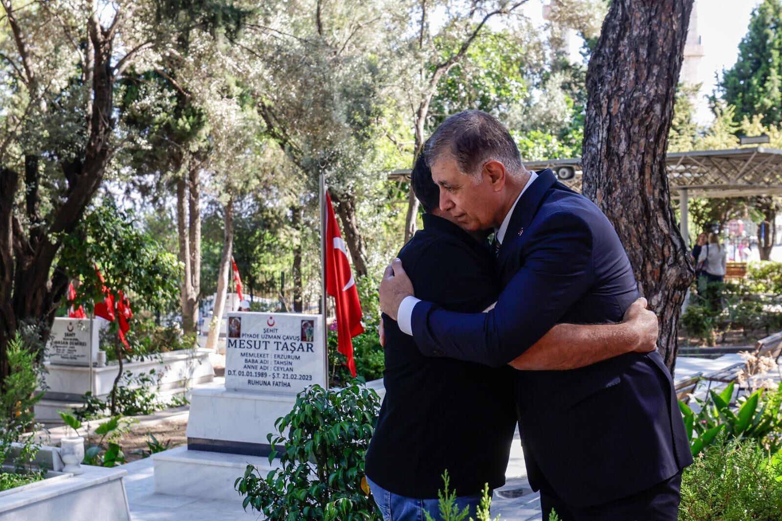15 Temmuz Demokrasi ve Milli Birlik Günü dolayısıyla İzmir'de düzenlenen anma programında, 15 Temmuz şehitleri dualarla yad edildi.