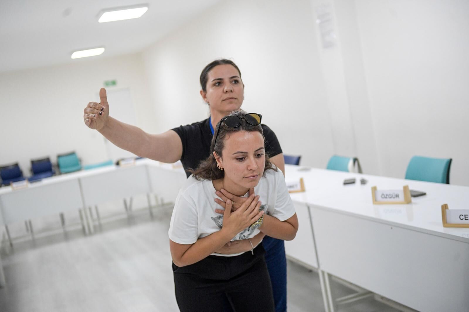 İzmir’de hayat kurtaran eğitimler büyüyor 4 bin 600 kişiye ilkyardım eğitimi
