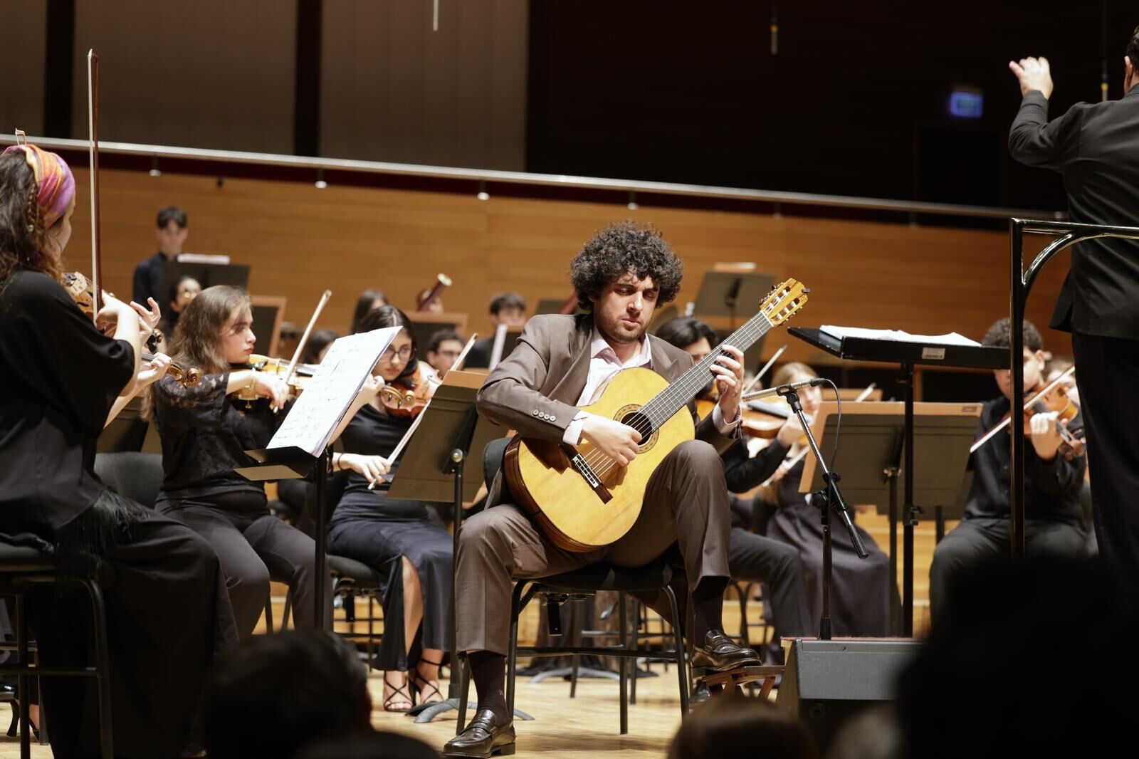 İzmir Büyükşehir Belediyesi'nin desteğiyle düzenlenen Stoa Orkestra Kampı, Ahmed Adnan Saygun Sanat Merkezi'nde (AASSM) gerçekleştirilen gala konseriyle tamamlandı.