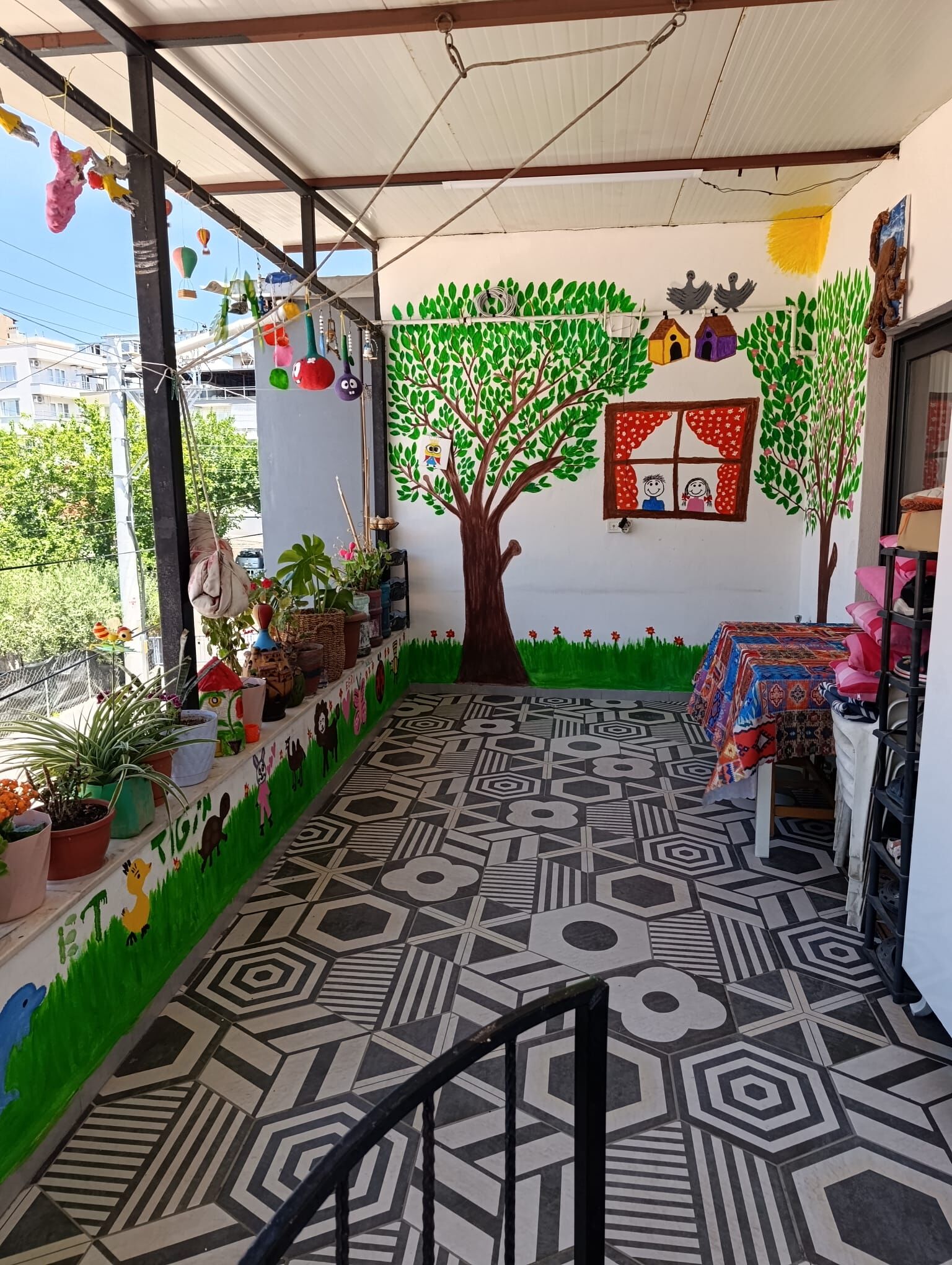 3. Olan Balkon