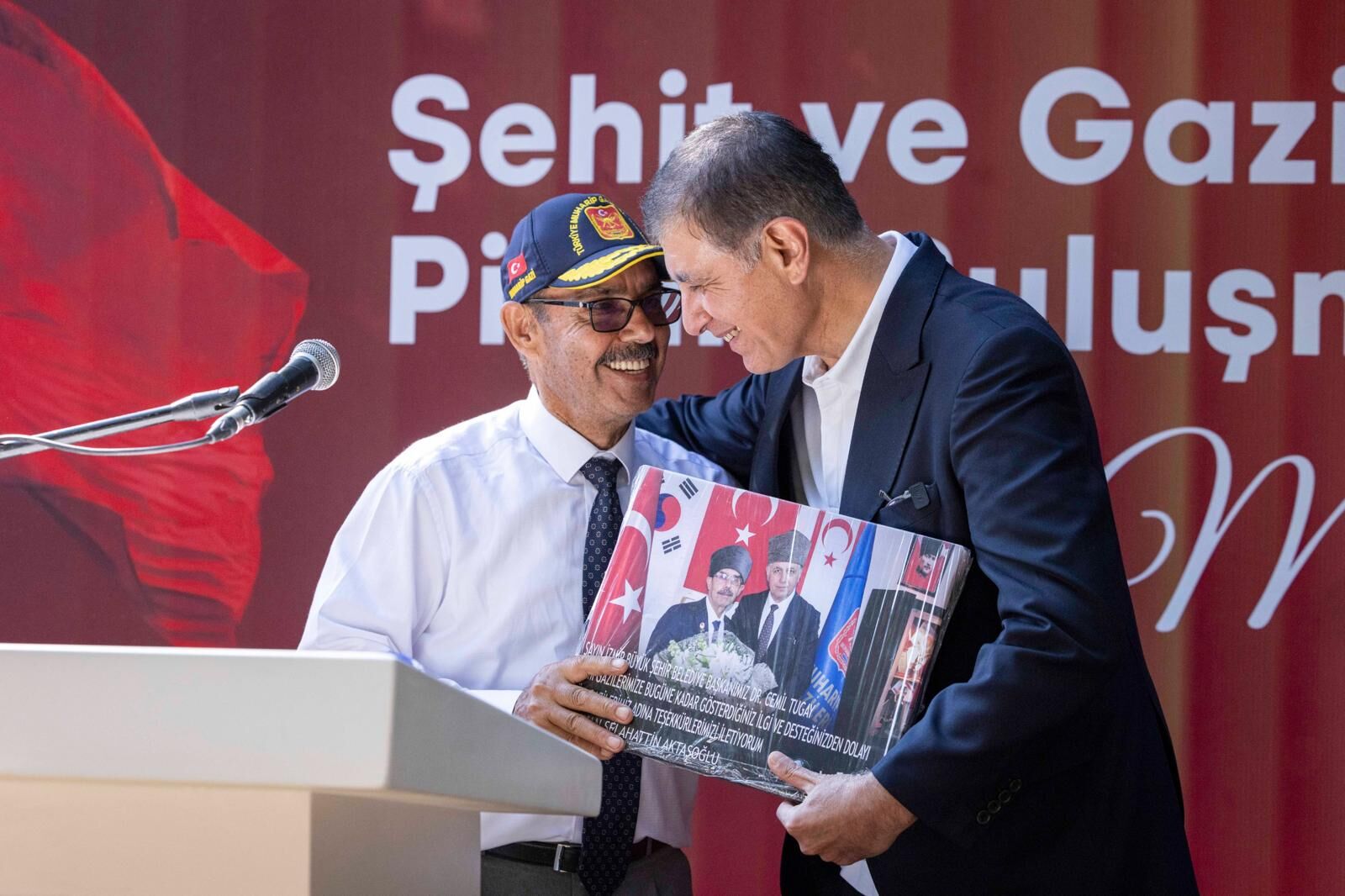şehit aileleri, gaziler ve aileleriyle Gölcük'te bir araya geldi.