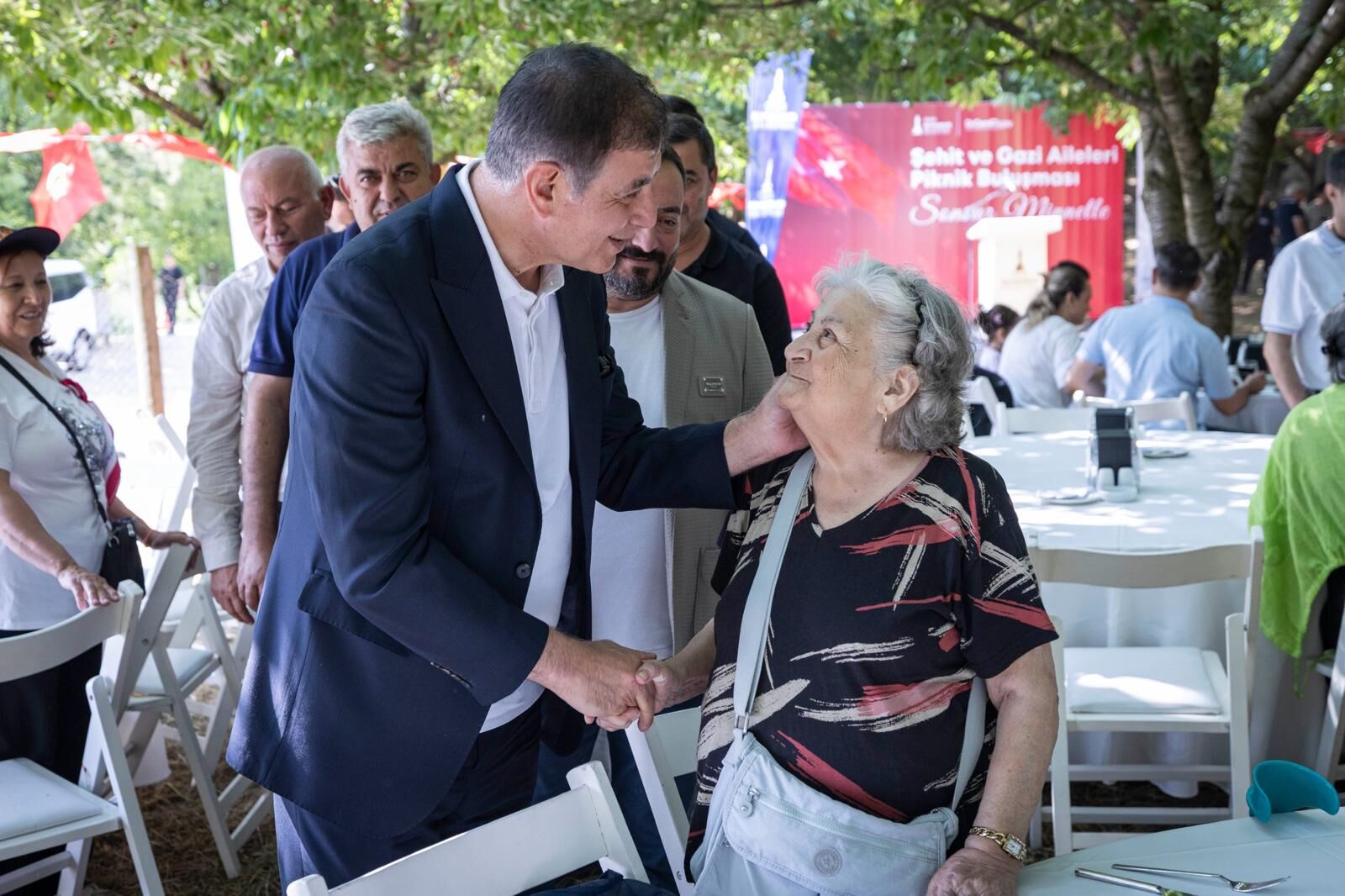 şehit aileleri, gaziler ve aileleriyle Gölcük'te bir araya geldi.