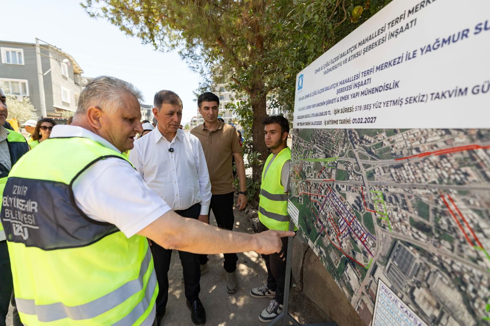 İzmir Büyükşehir Belediyesi İZSU Genel Müdürlüğü'nün Çiğli'nin Balatçık Mahallesi'nde yürüttüğü 350 milyon liralık yağmur suyu ve atık su ayrıştırma projesinde çalışmaların yüzde 37'si tamamlandı.
