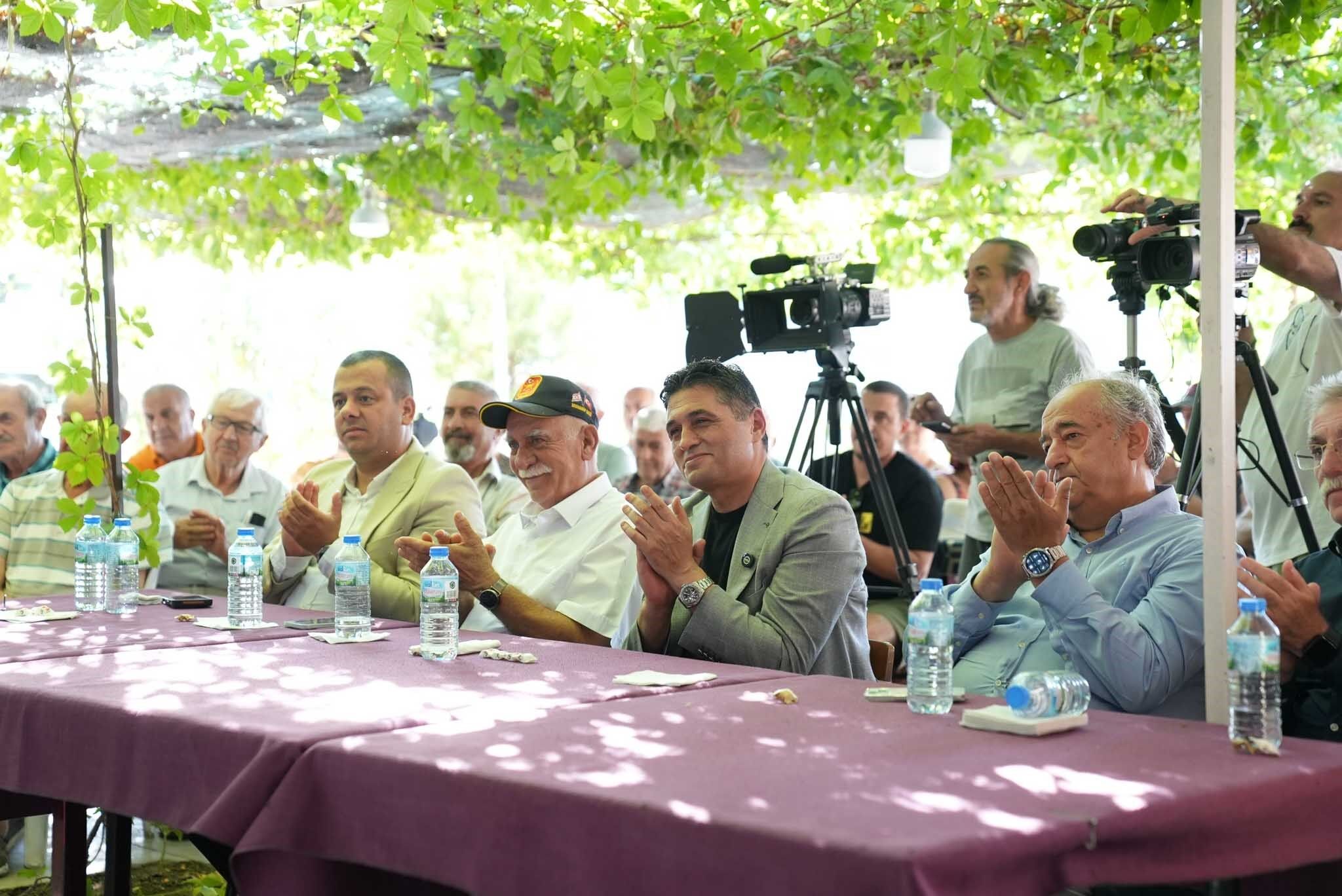 Aliağa Belediyesi tarafından bu yıl üçüncü kez düzenlenen Aliağa Sanat Günleri, Şakran’da gerçekleştirilen Zeytin ve Deniz Festivali ile kapılarını açtı.