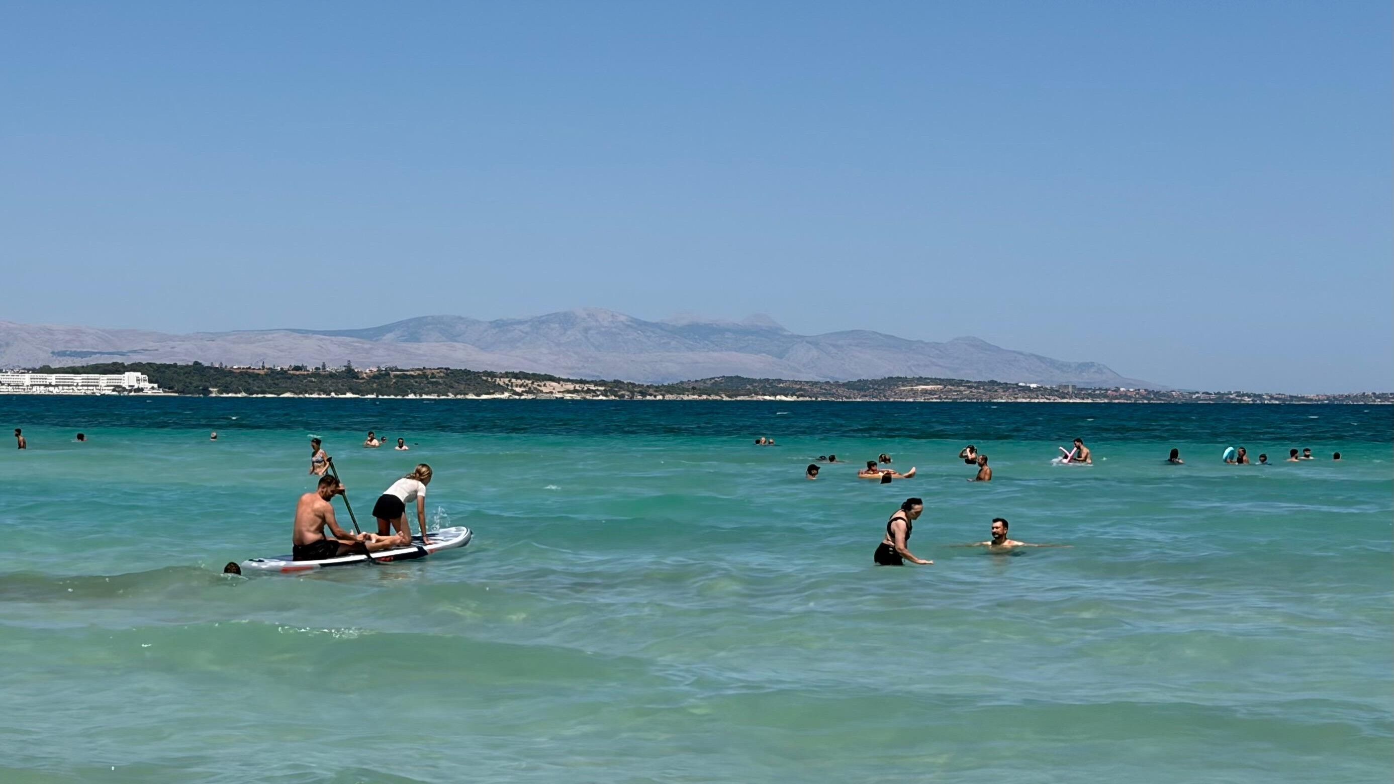 İzmir sıcaktan bunaldı, herkes Çeşme'ye koştu!