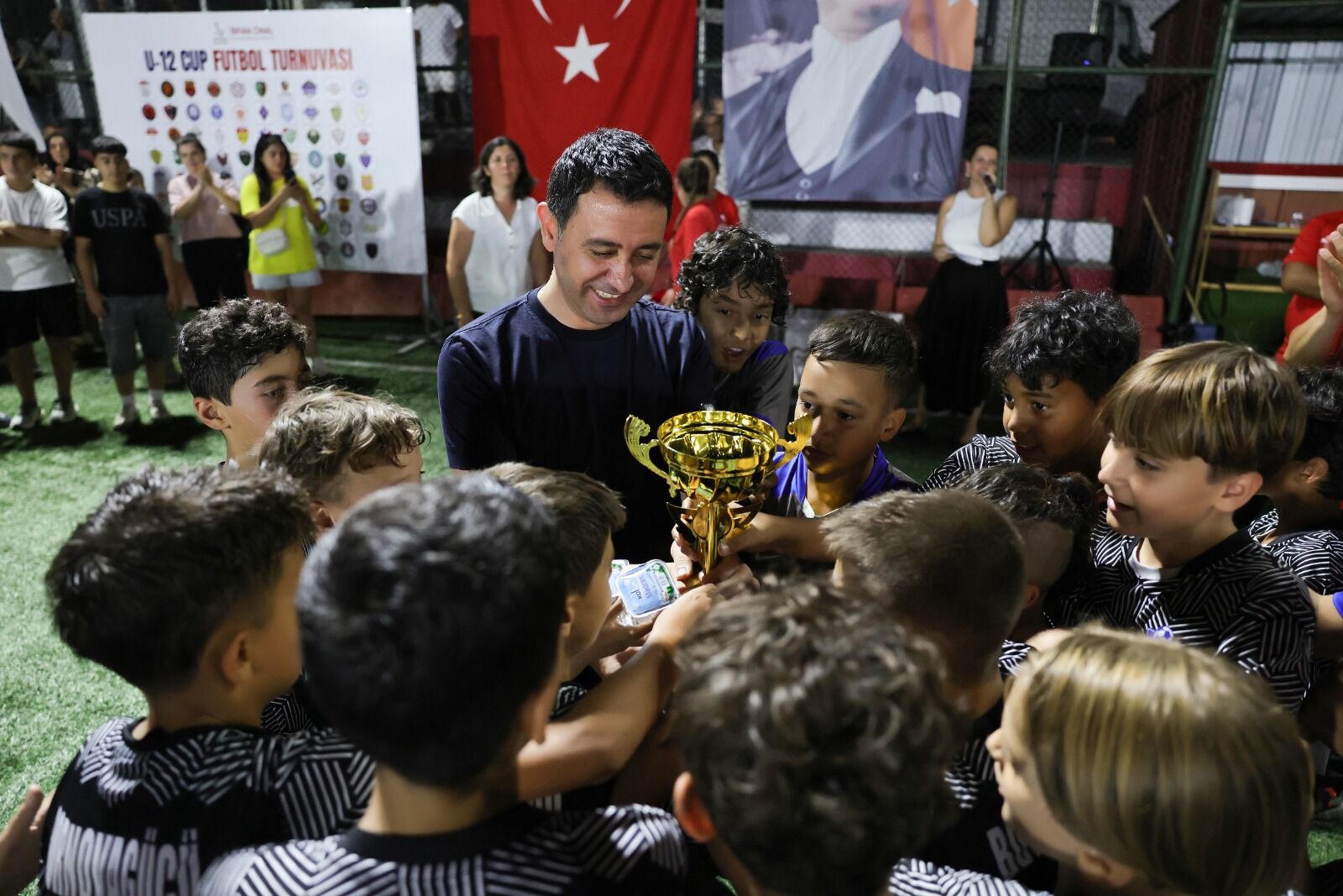 Bayrakli'da U 12 Cup'ta Şampi̇yon Belli̇ Oldu (4)