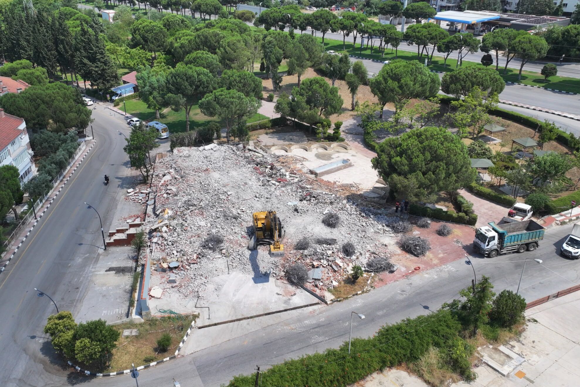 Büyükşehir’den Yunusemre İlçesine Modern Sosyal Tesis (3)