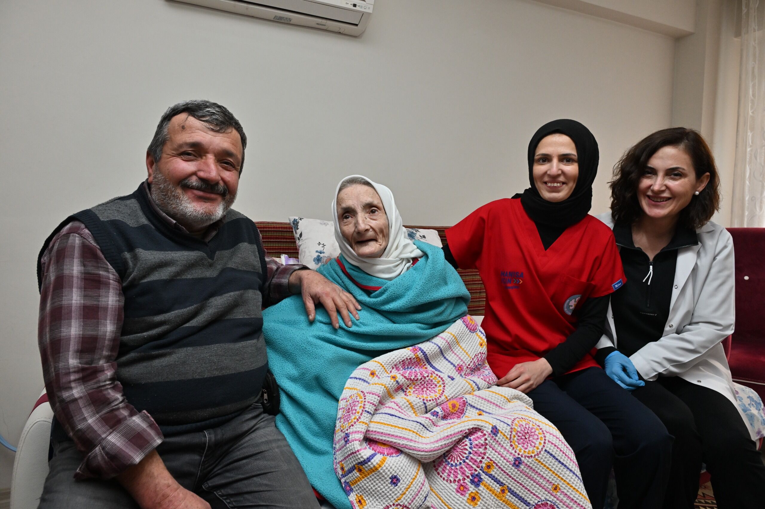 Büyükşehir’in Evde Bakım Hizmeti Vatandaşların Yaşamını Kolaylaştırıyor (5)