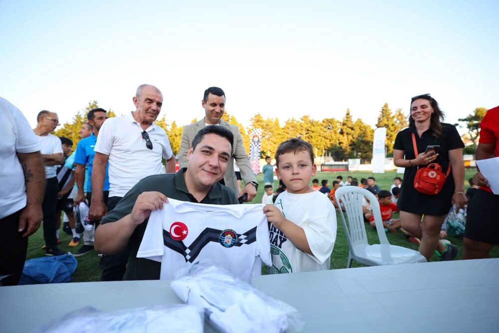 Çeşme Belediye Spor Yaz Spor Okulları Kapılarını Açtıphoto 2026 07 15 11 20 00 3