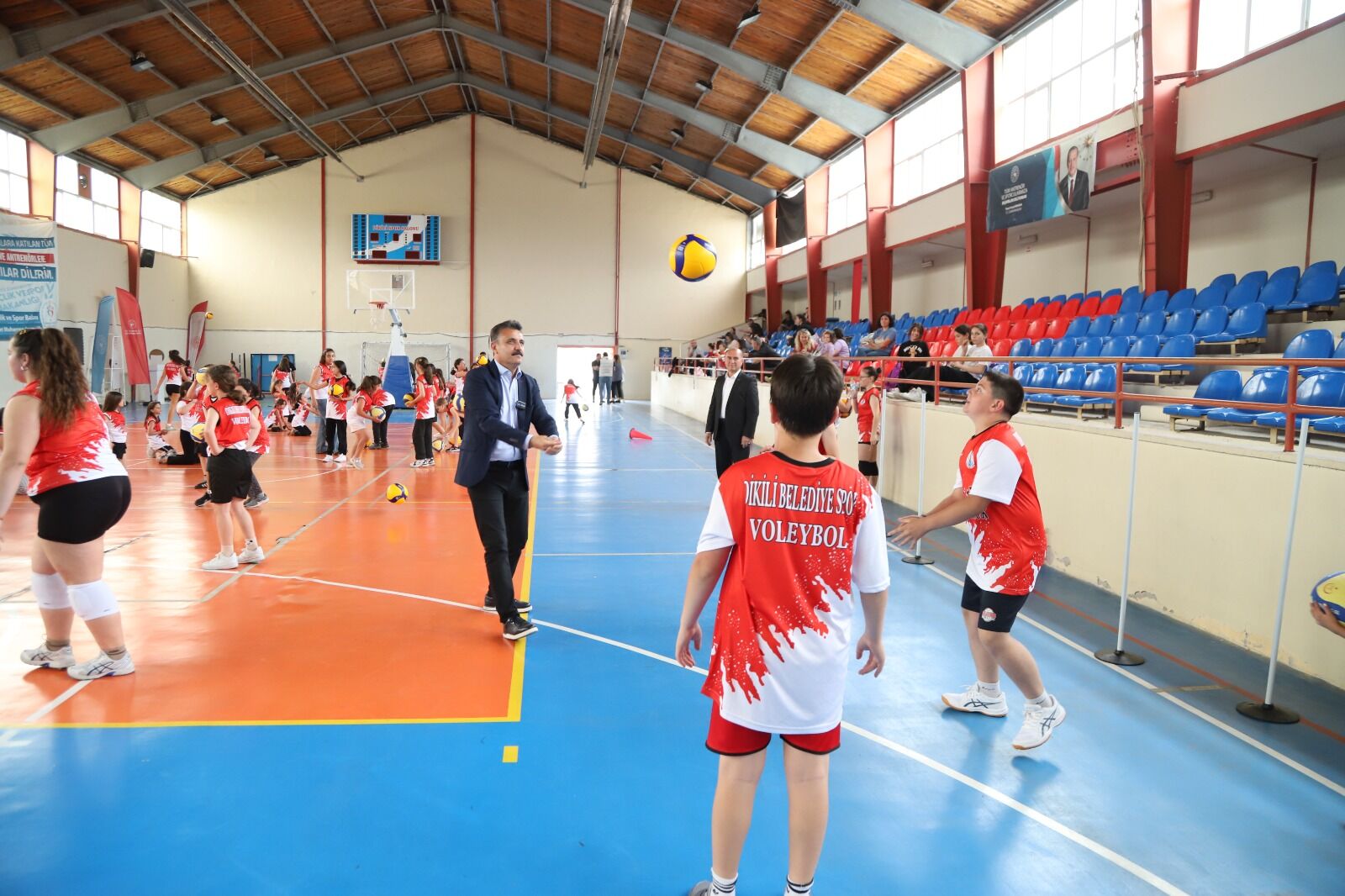 Dikili'de Genç Sporcular Kumda Buluşacak (3)