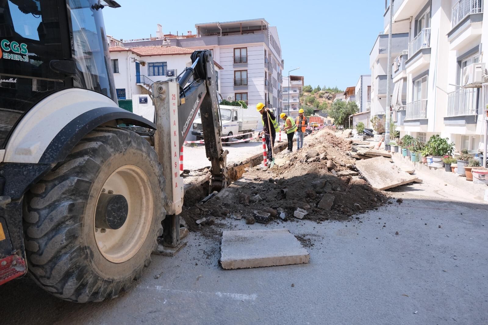 İzmir’in Dikili Ilçesinde Doğal Gaz Altyapısını Genişletmeye Yönelik Çalışmalar Hız Kesmeden Sürüyor. (3)