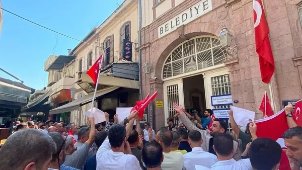 Kemeraltı Tabut Tepkisi (2)